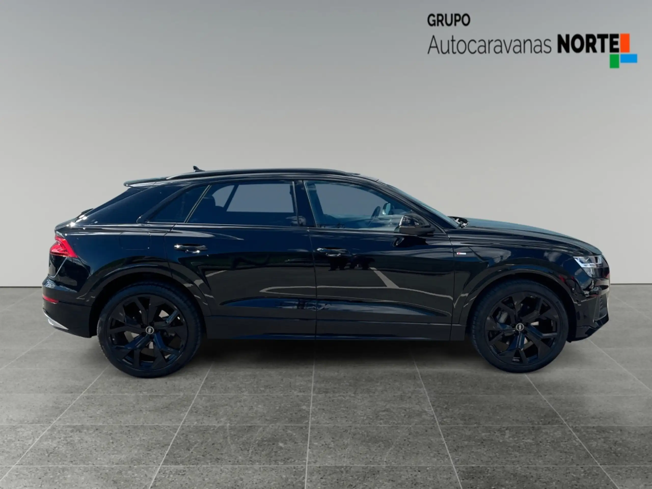 Audi - Q8