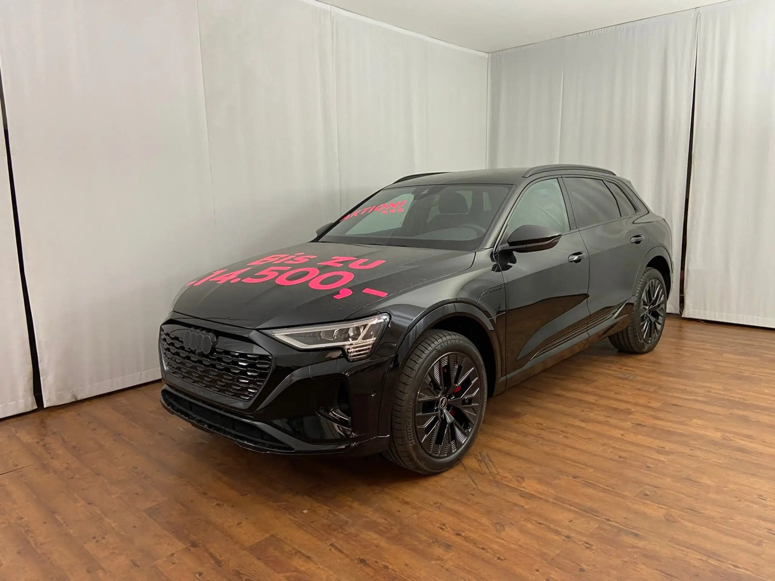 Audi - Q8