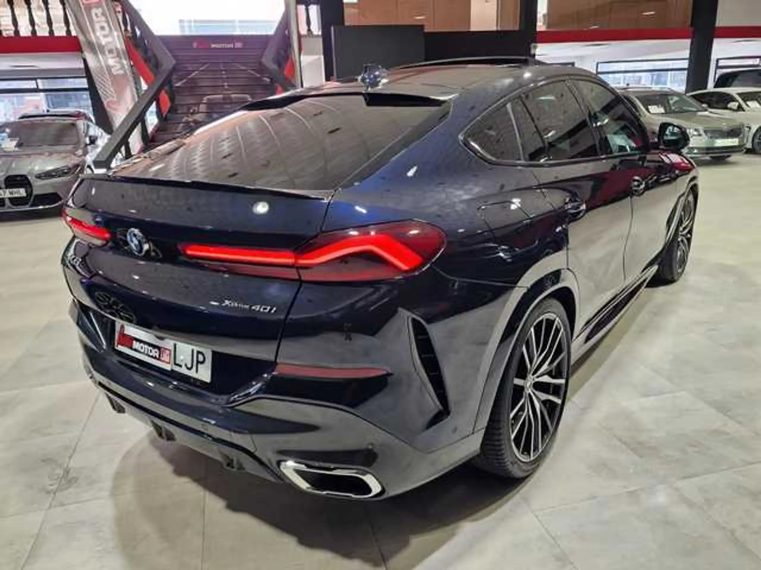 BMW - X6