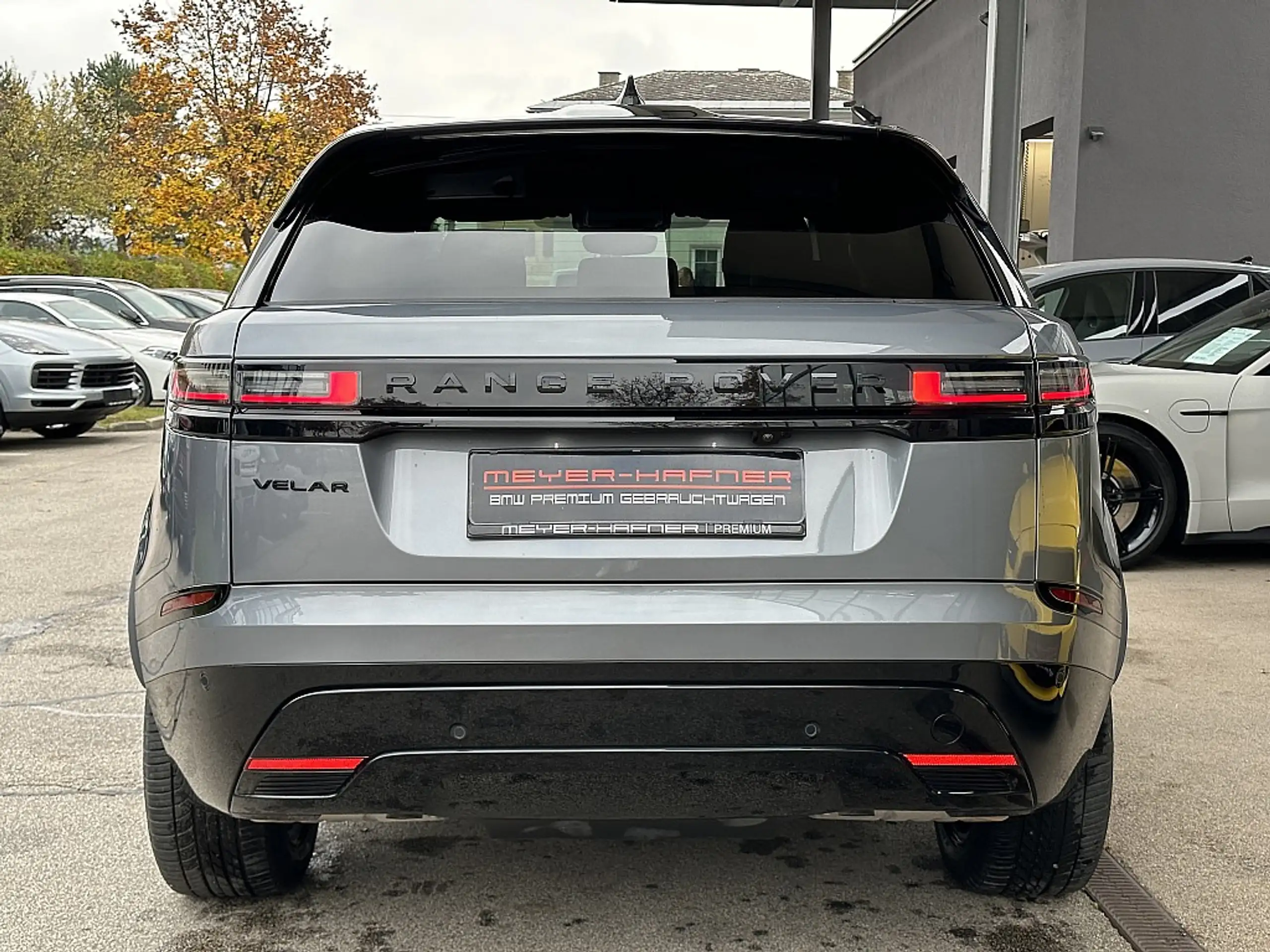 Land Rover - Range Rover Velar