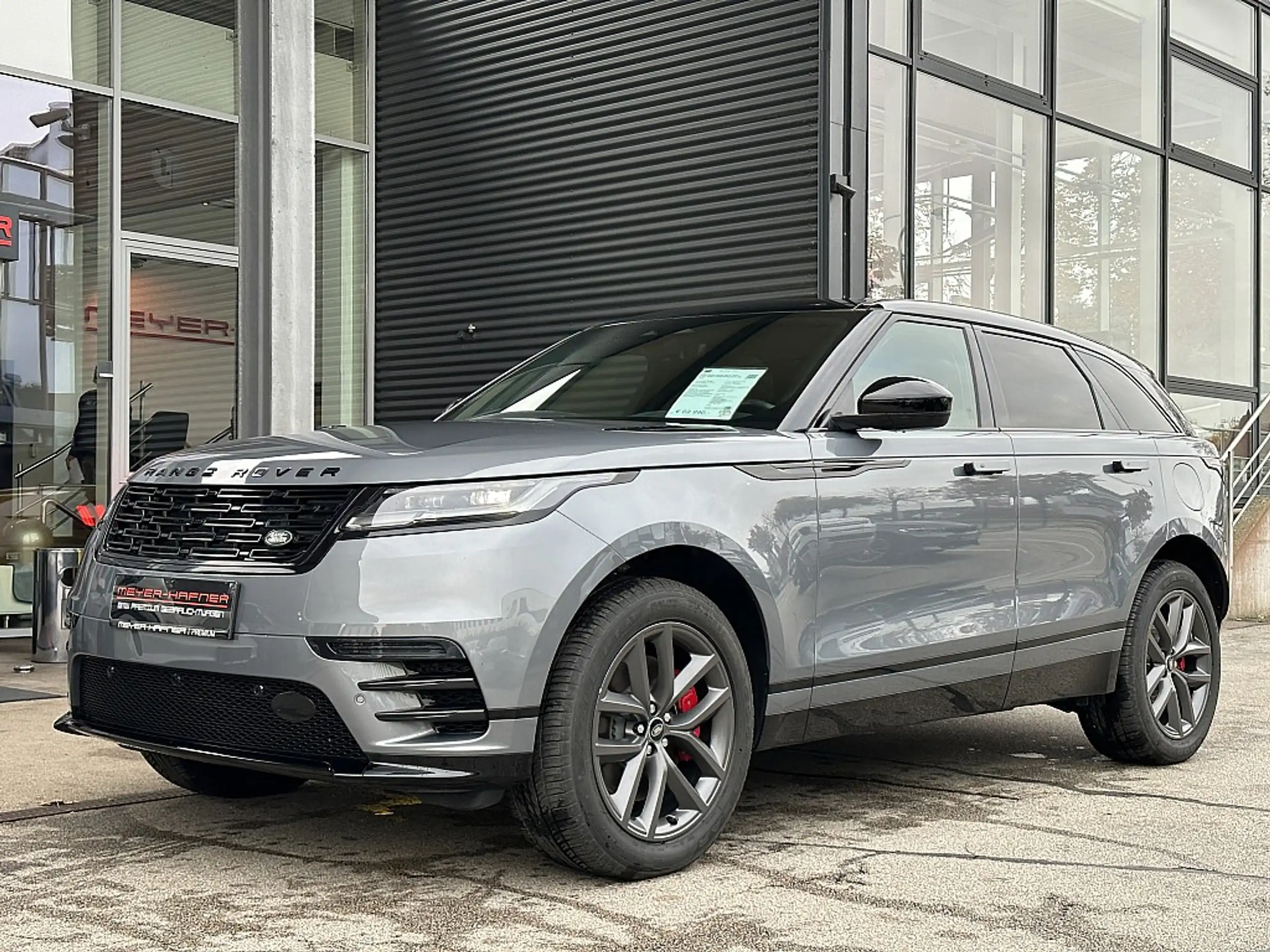 Land Rover - Range Rover Velar