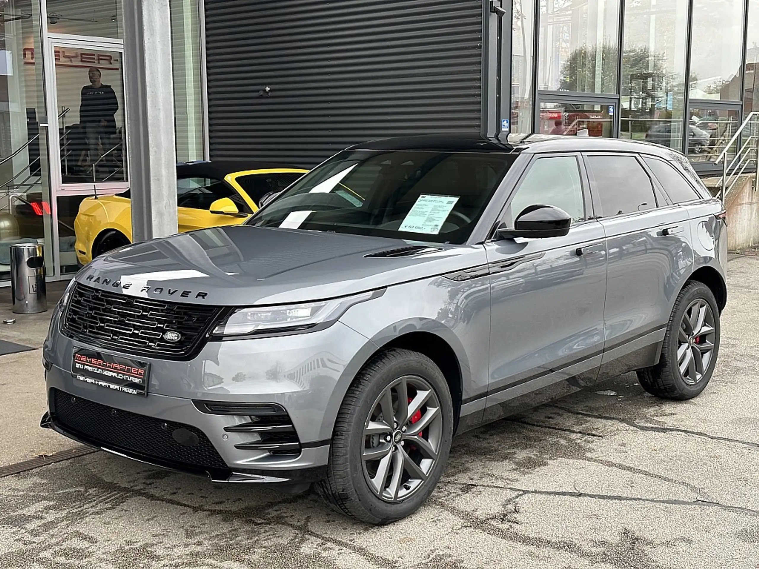 Land Rover - Range Rover Velar