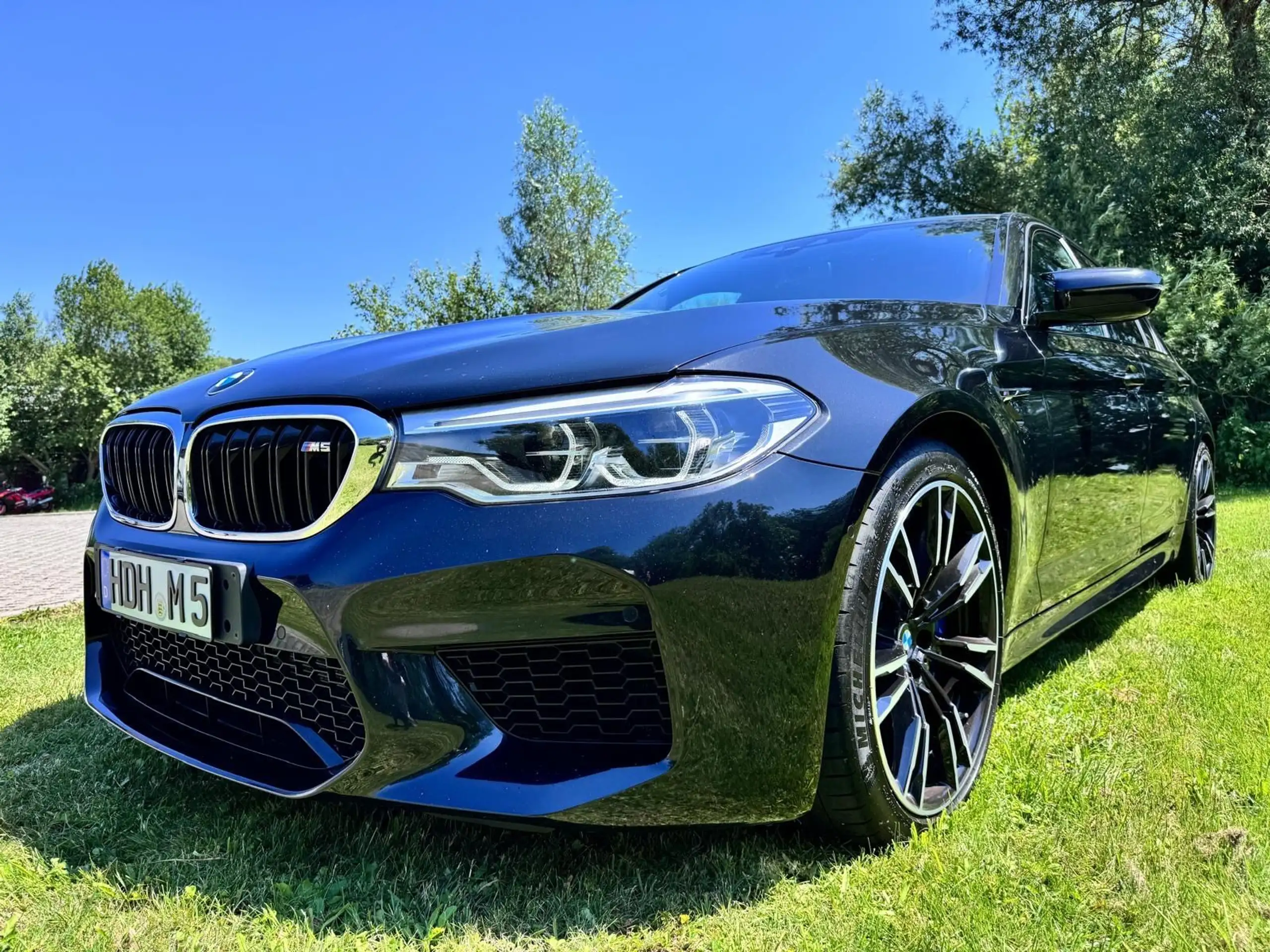 BMW - M5