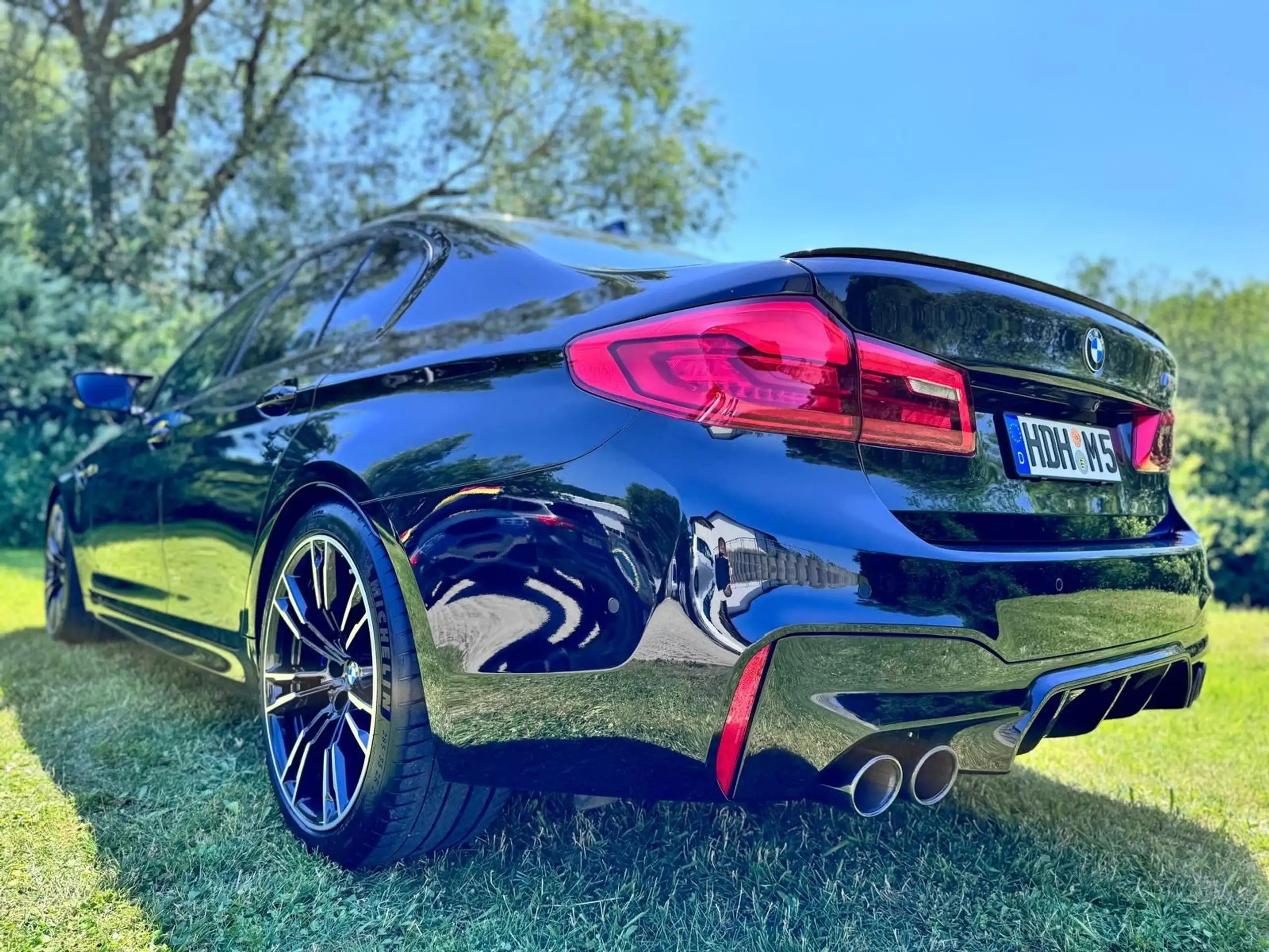 BMW - M5