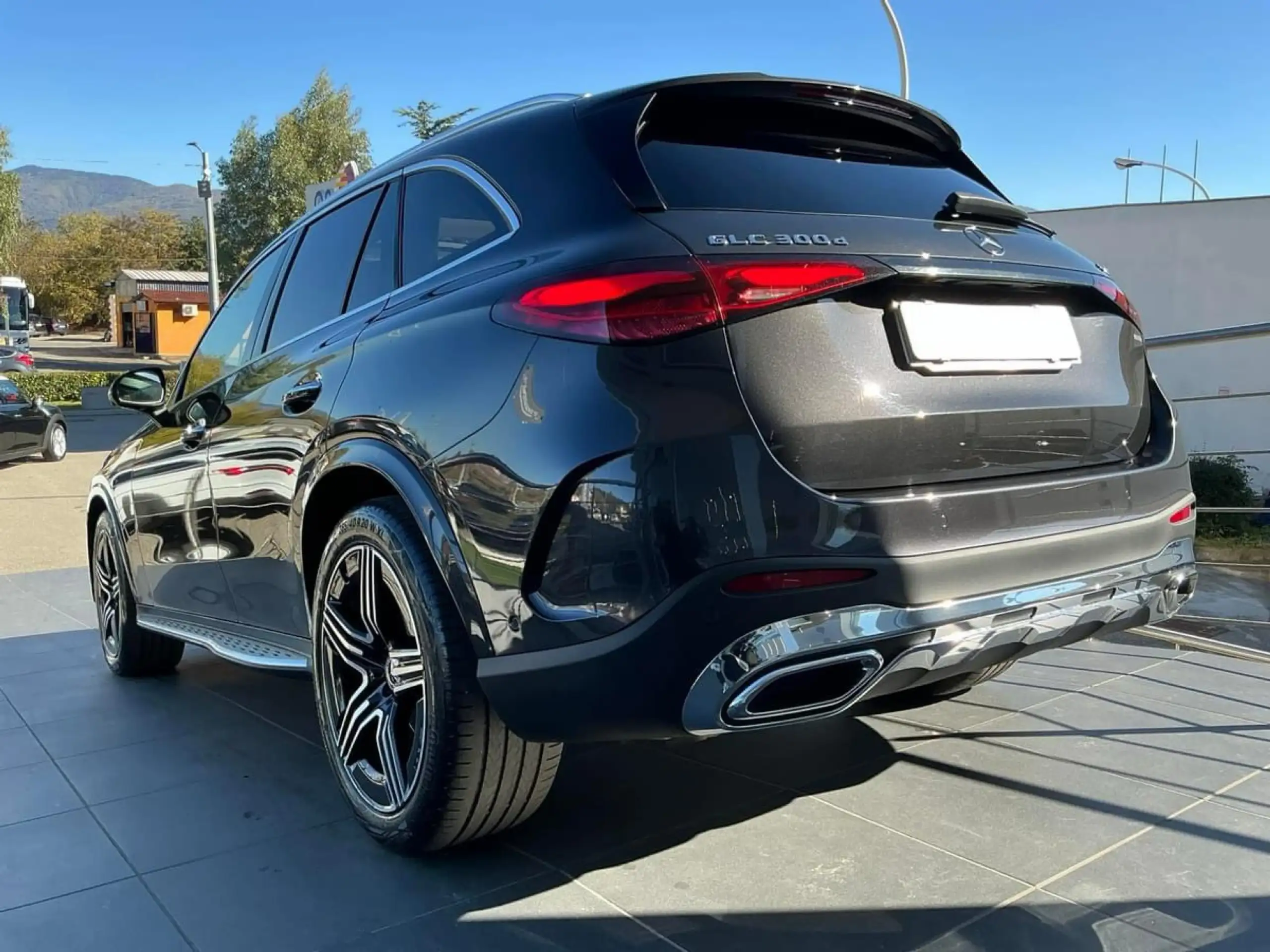 Mercedes-Benz - GLC 300