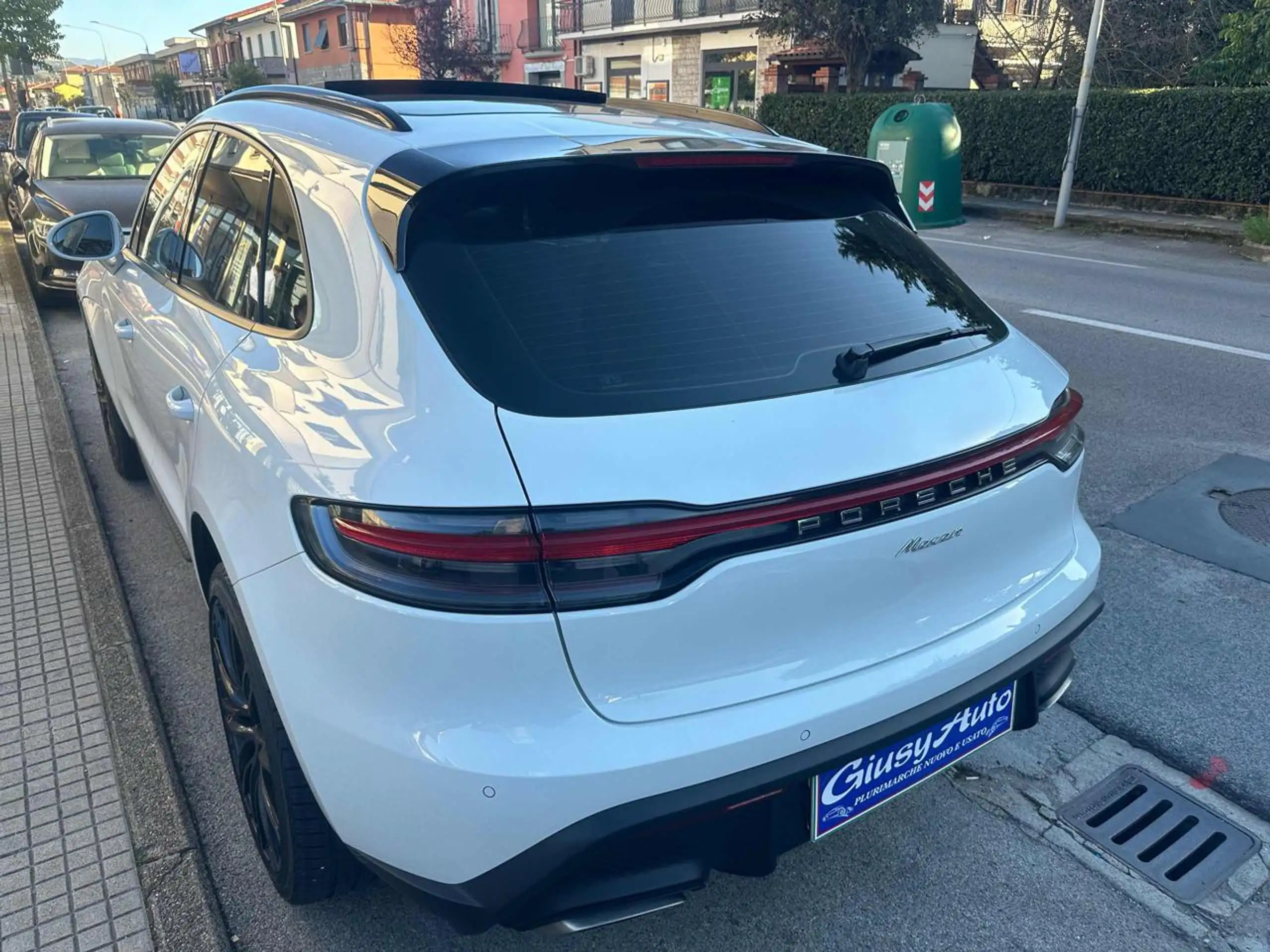 Porsche - Macan