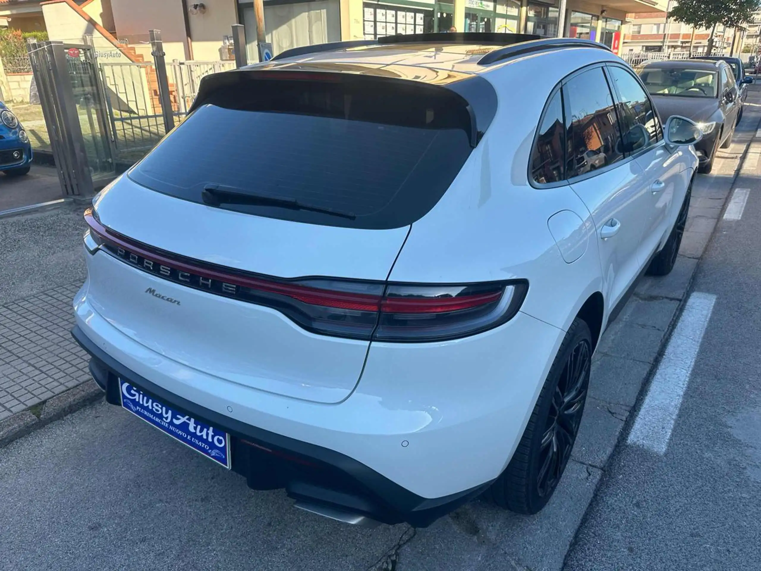 Porsche - Macan