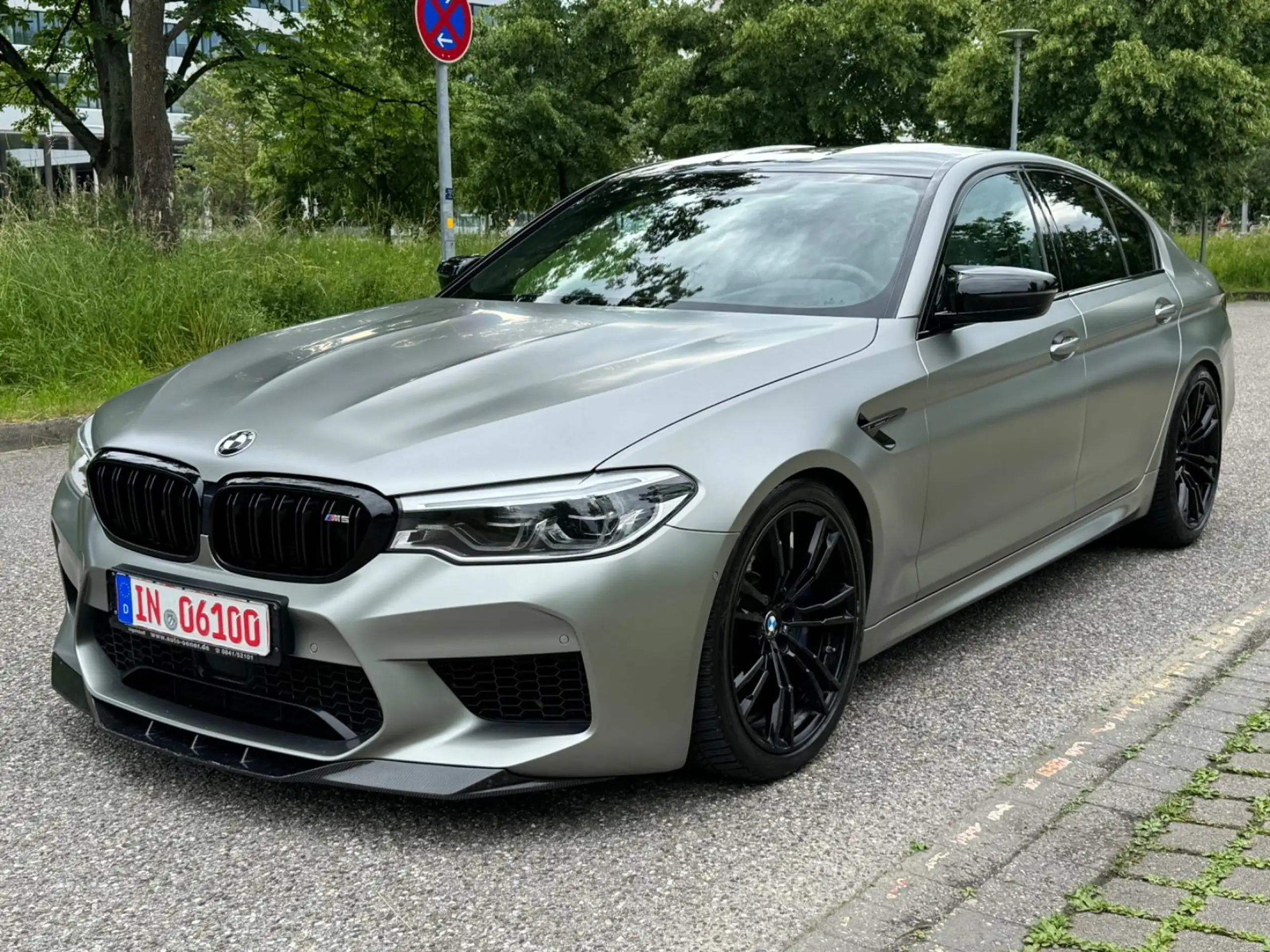 BMW - M5