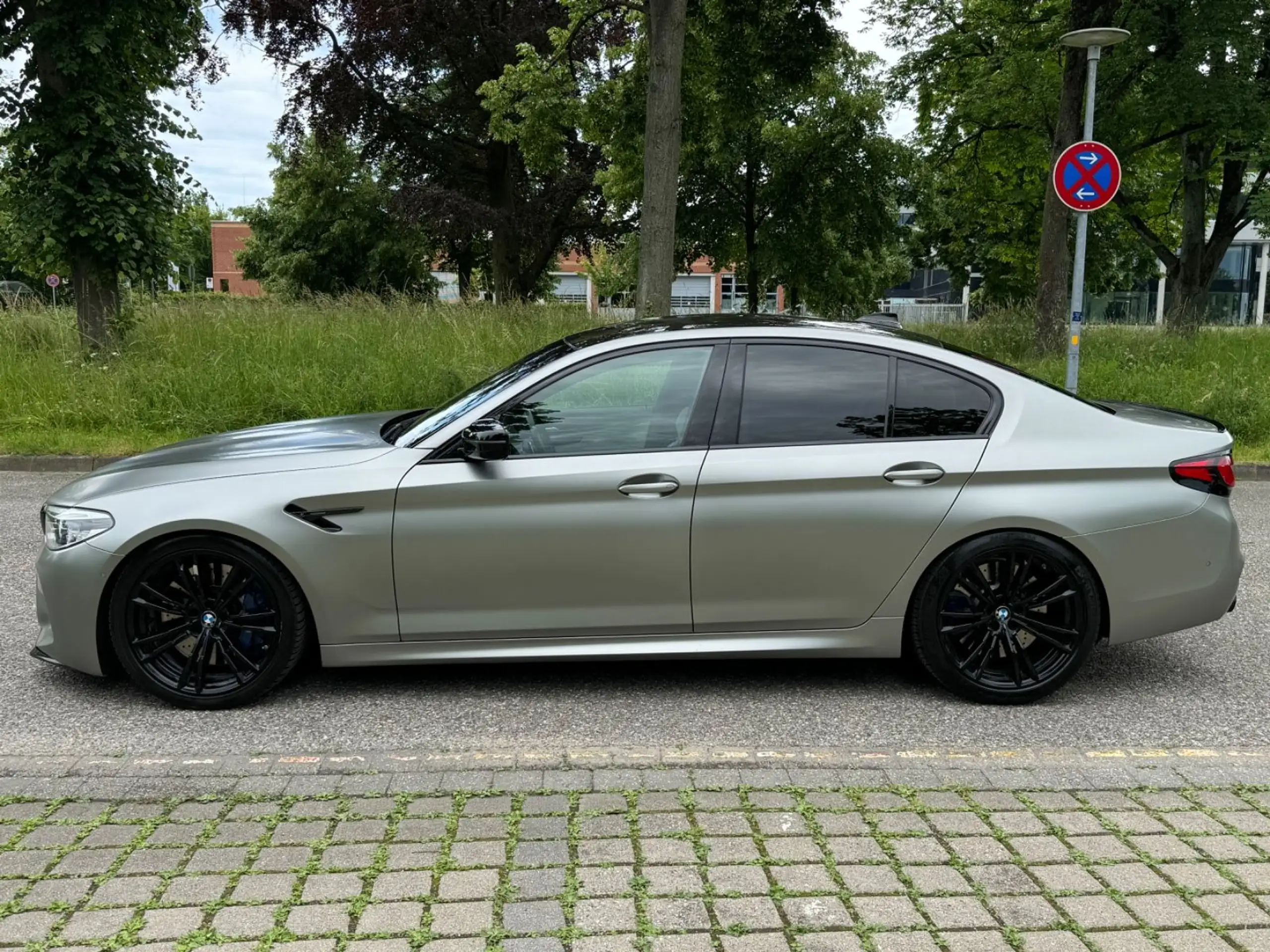 BMW - M5