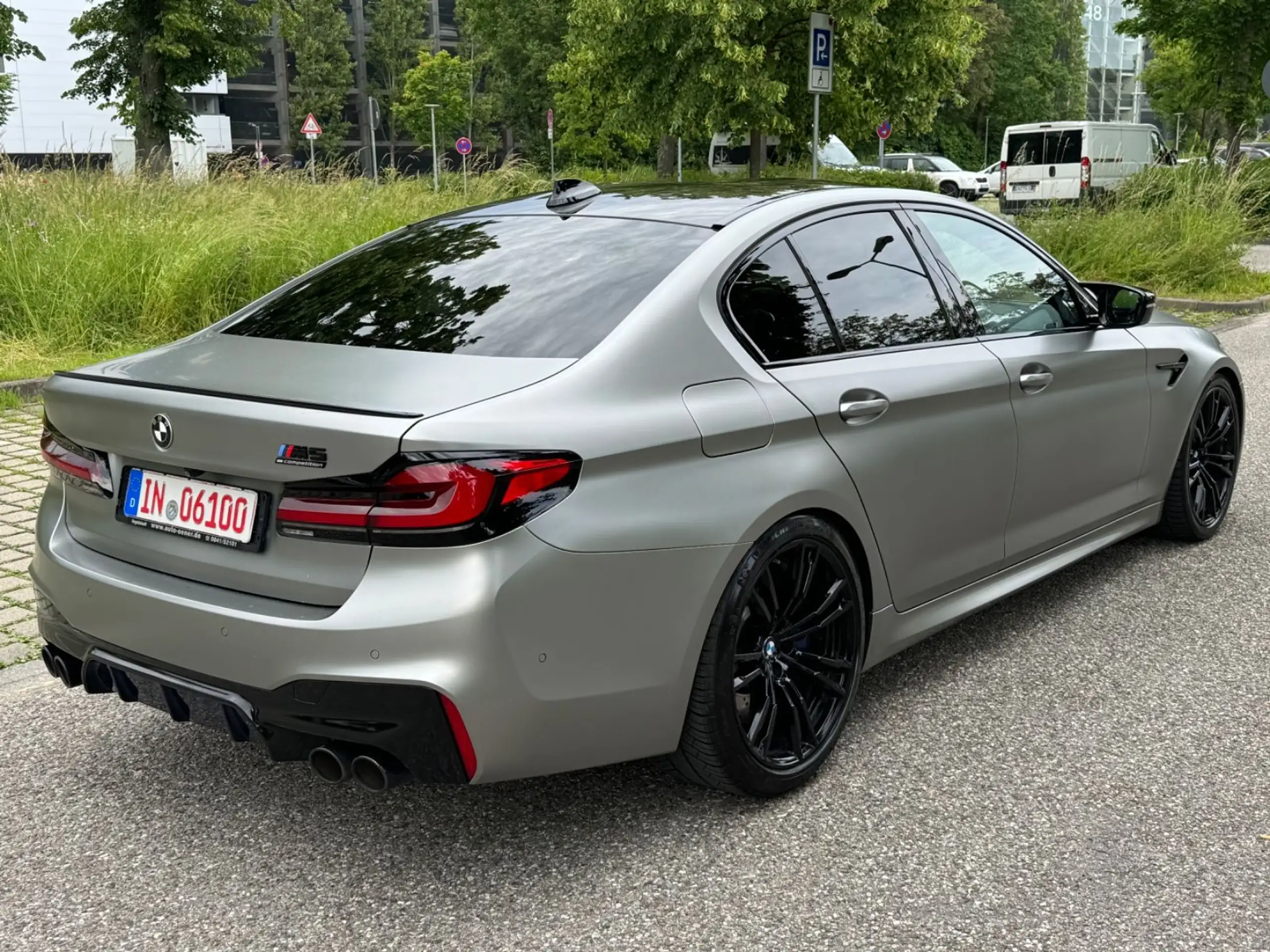 BMW - M5