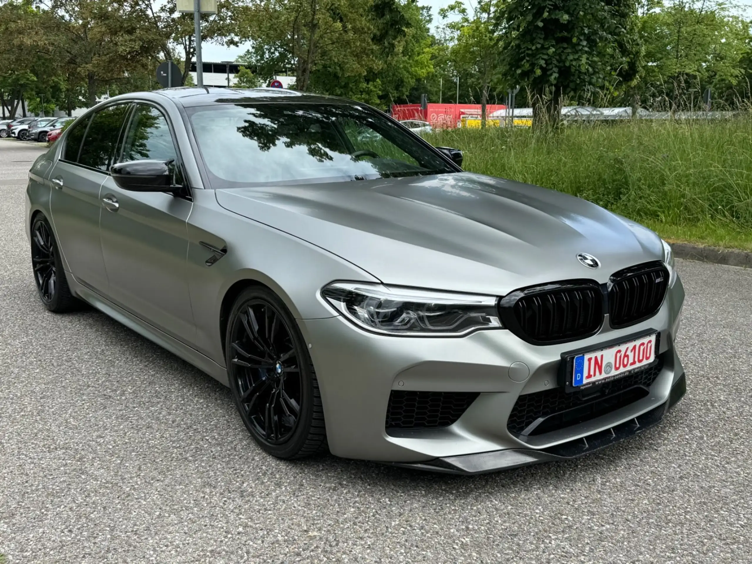 BMW - M5