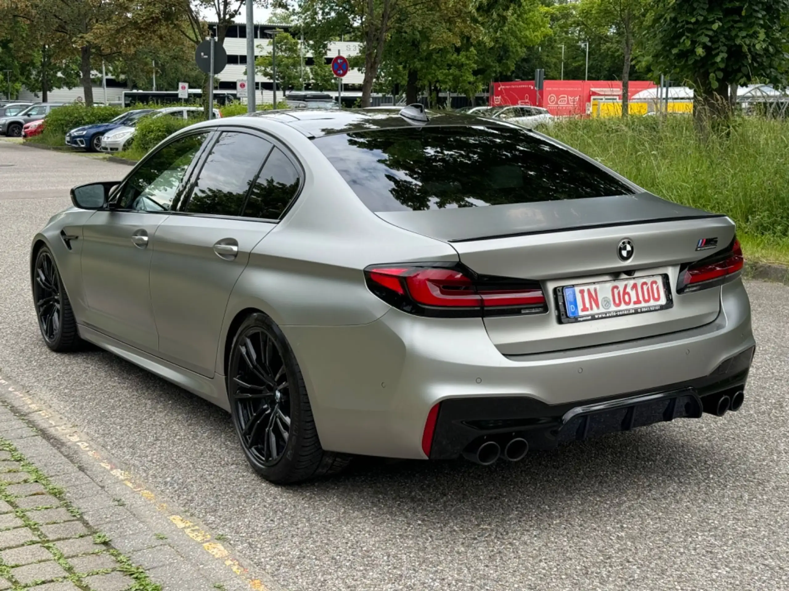 BMW - M5