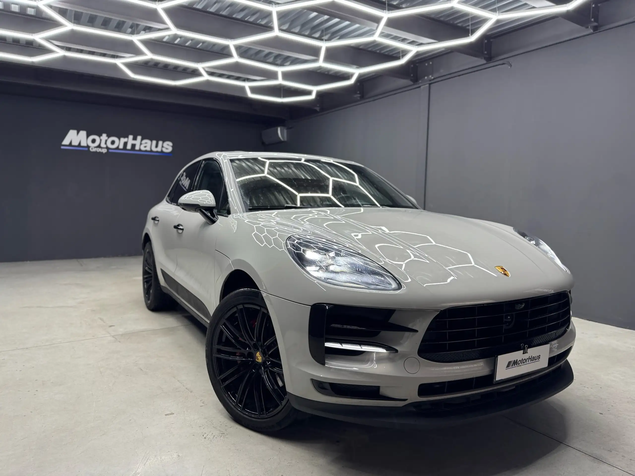 Porsche - Macan