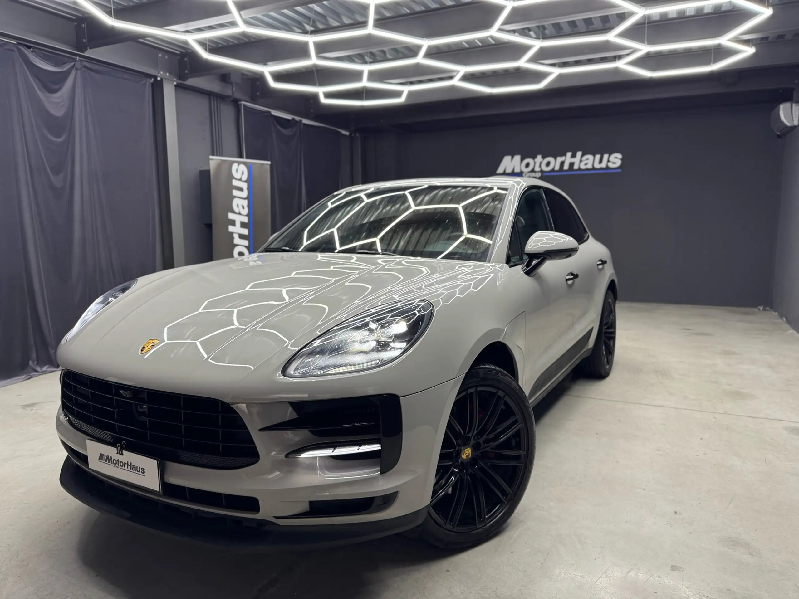 Porsche - Macan