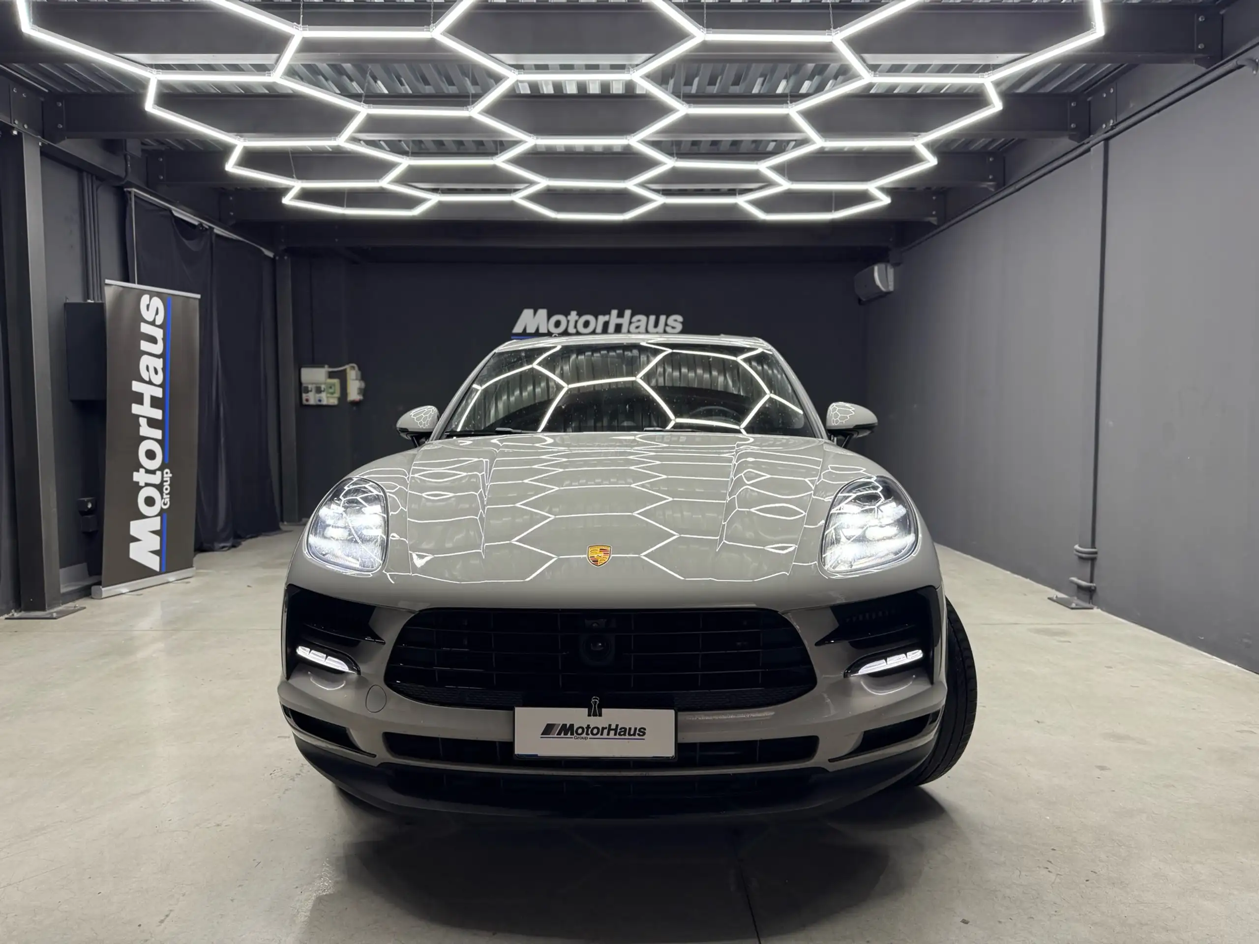 Porsche - Macan