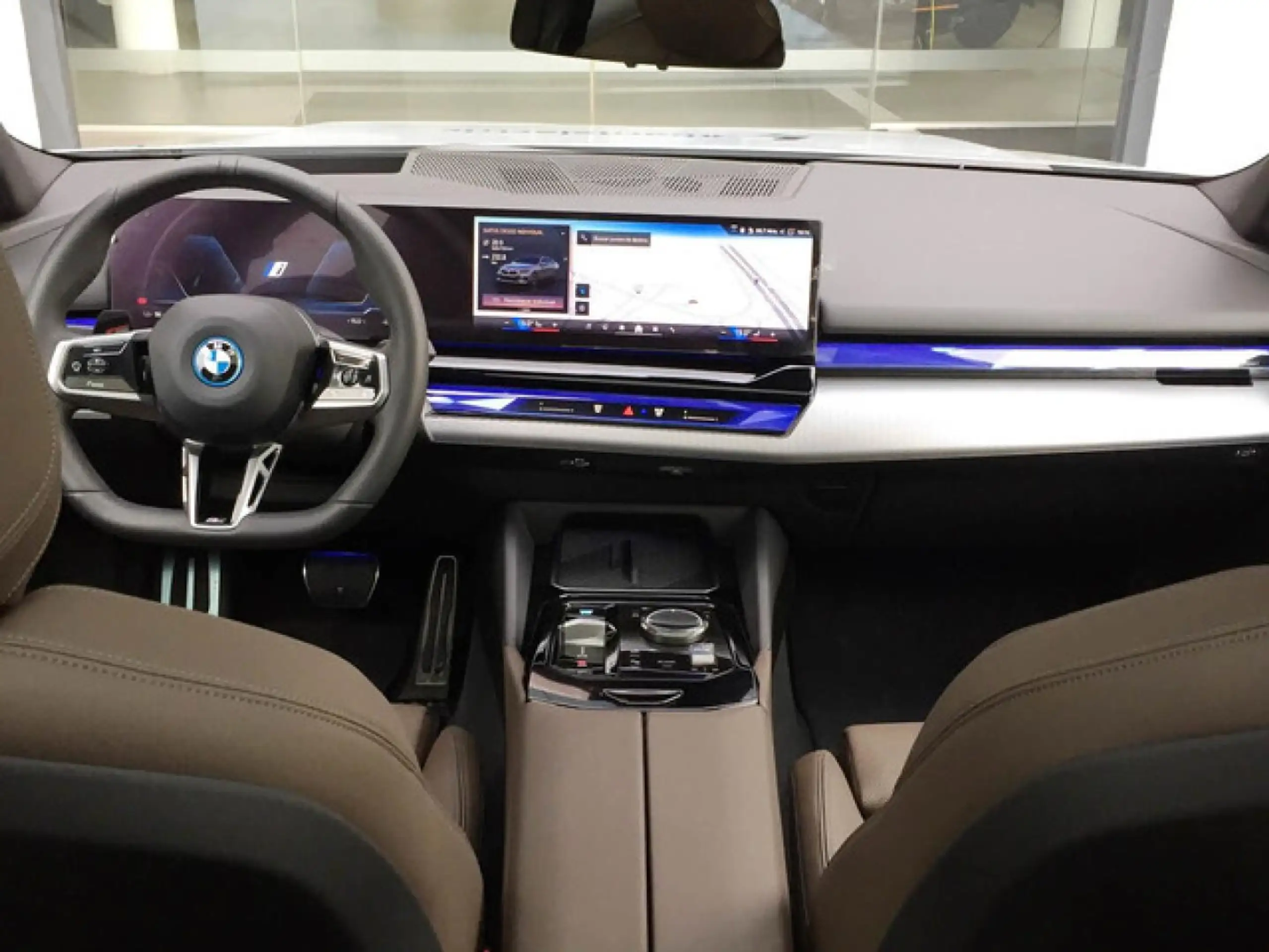 BMW - i5