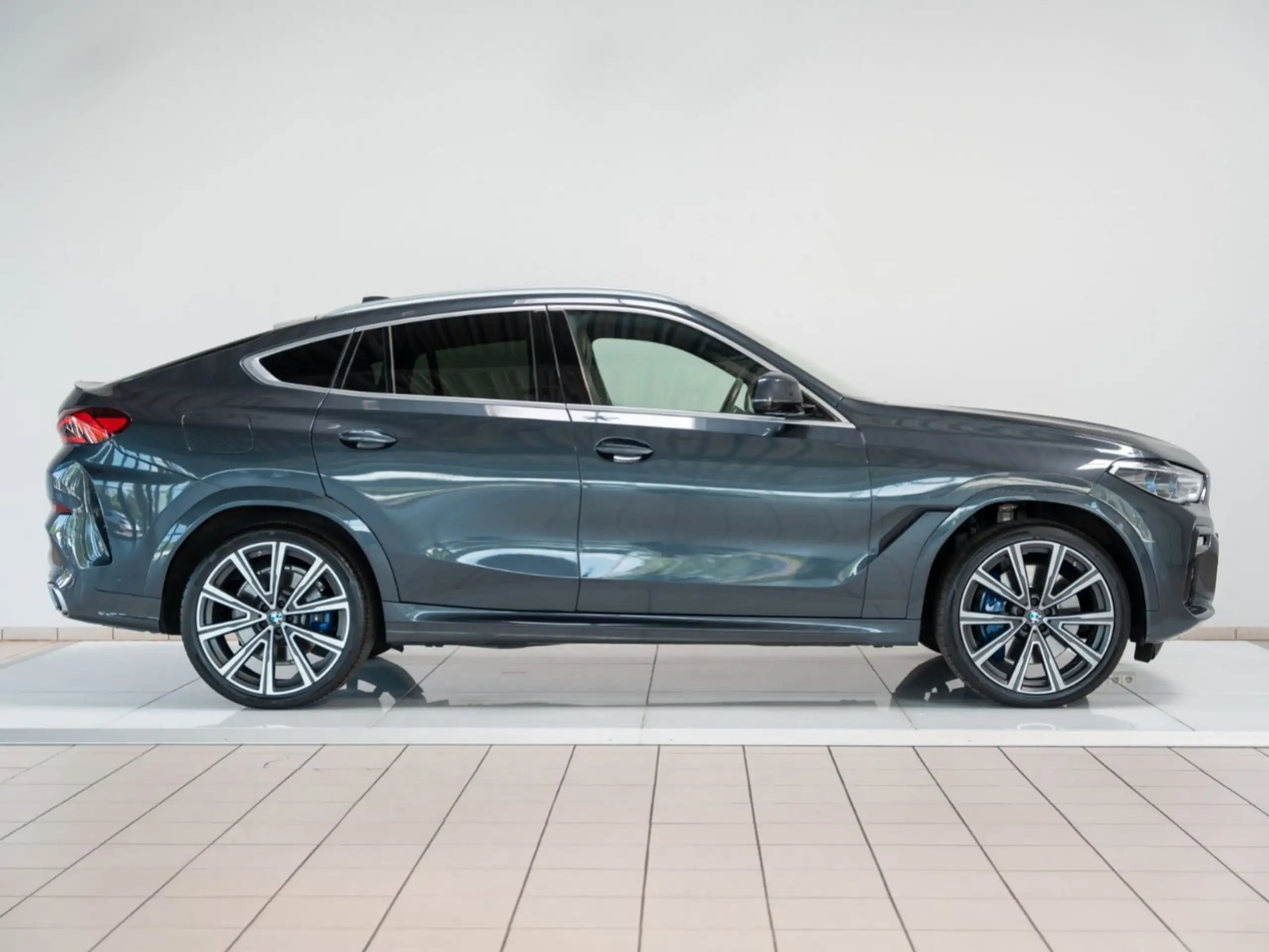 BMW - X6