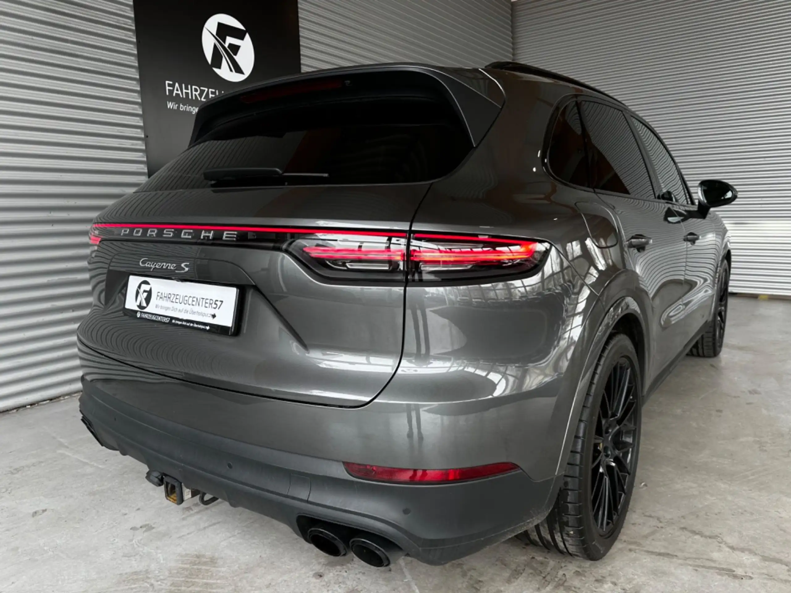 Porsche - Cayenne