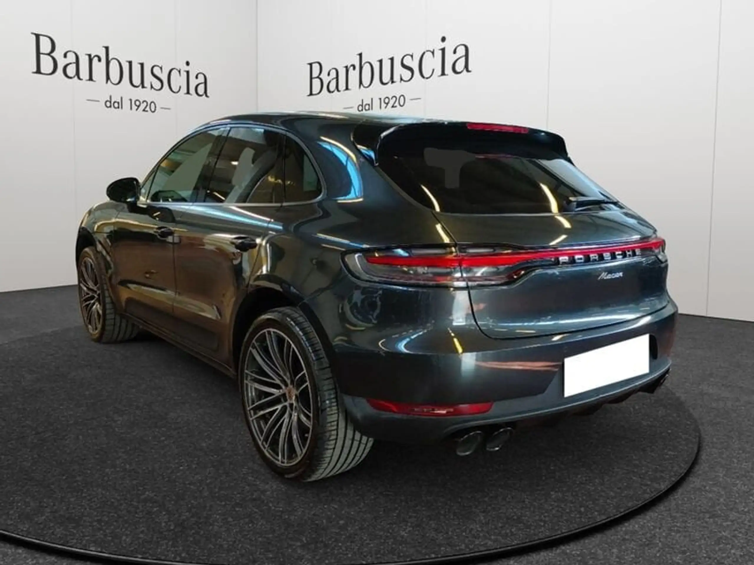 Porsche - Macan