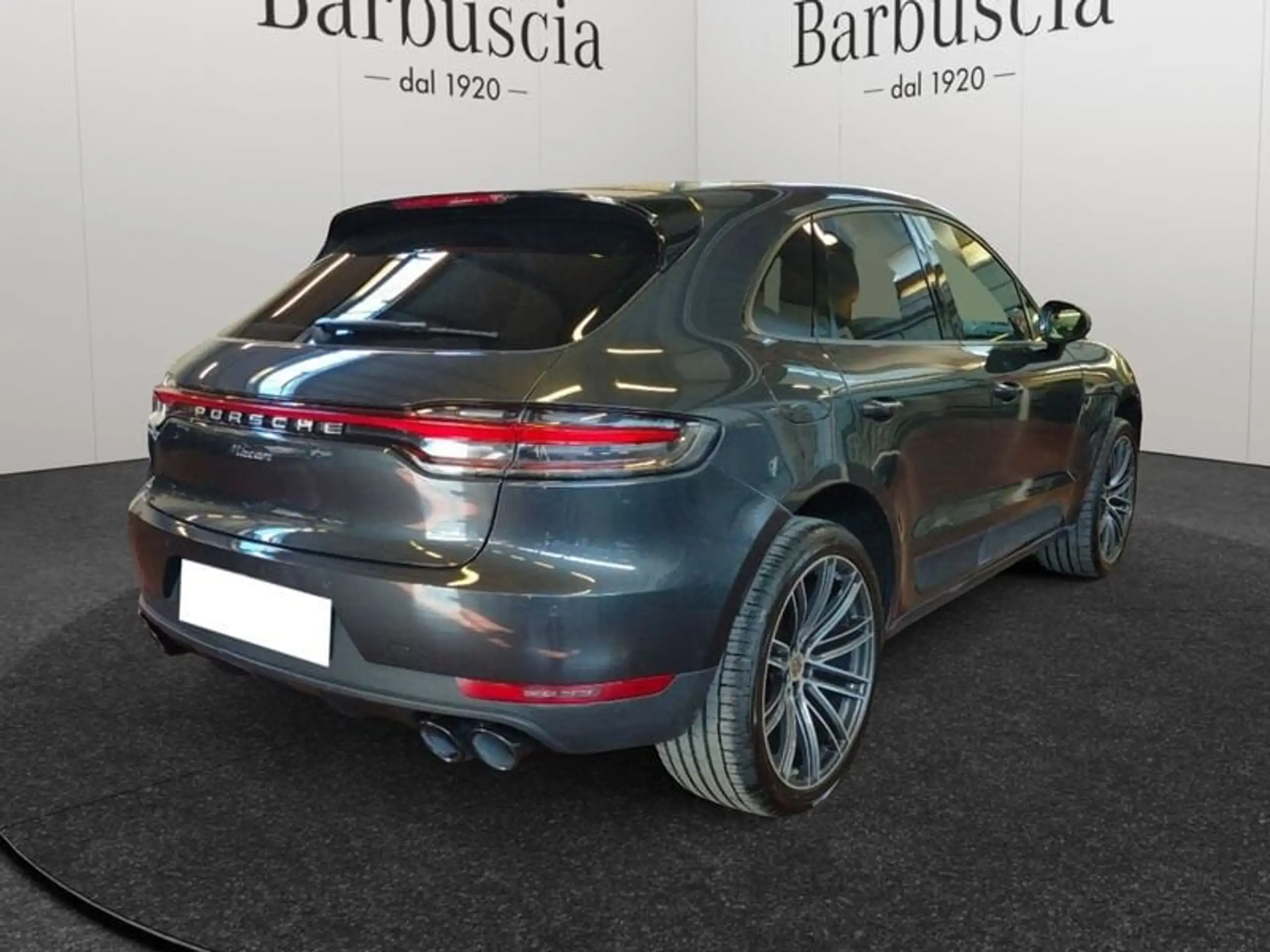 Porsche - Macan