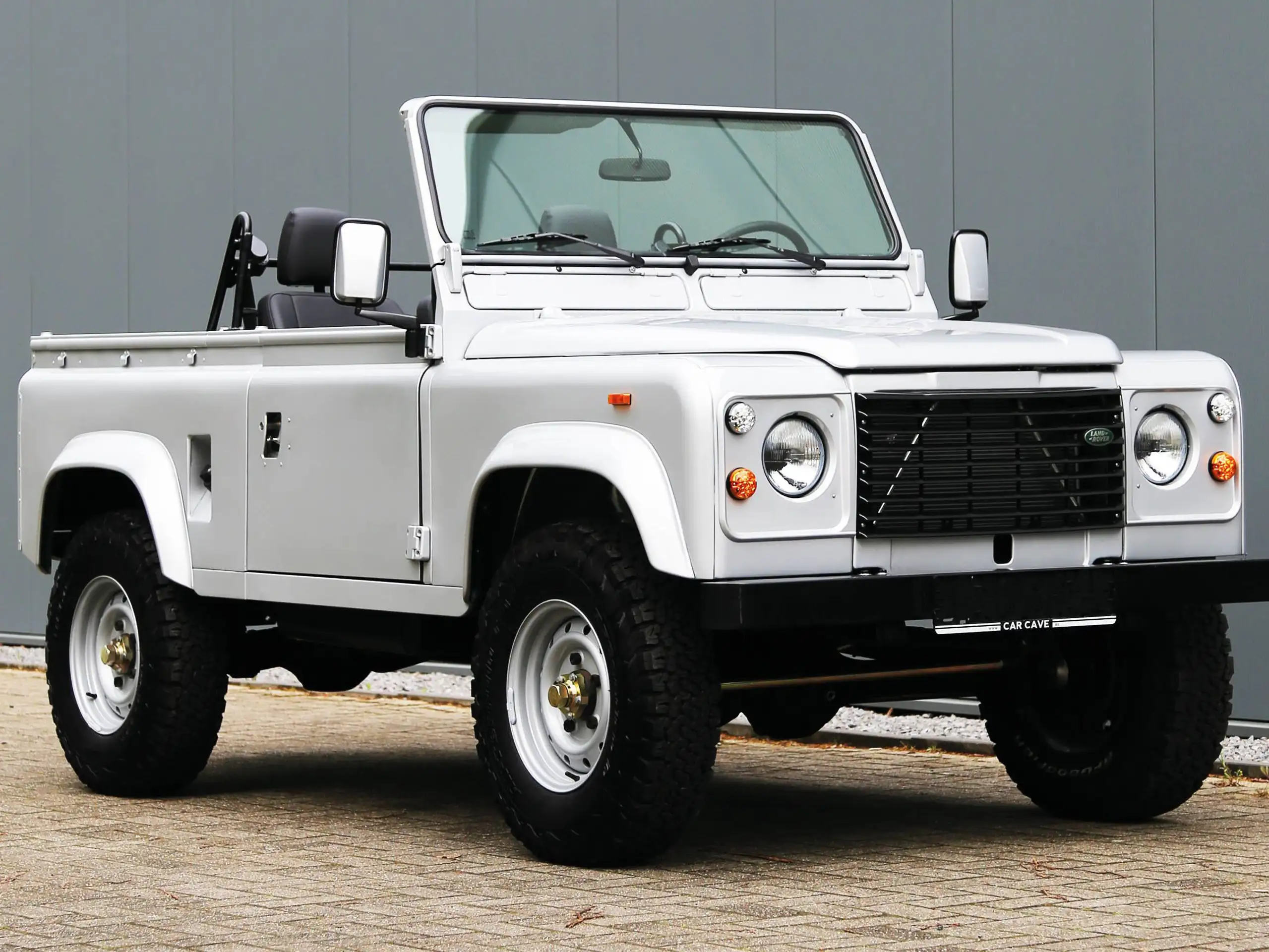 Land Rover - Defender