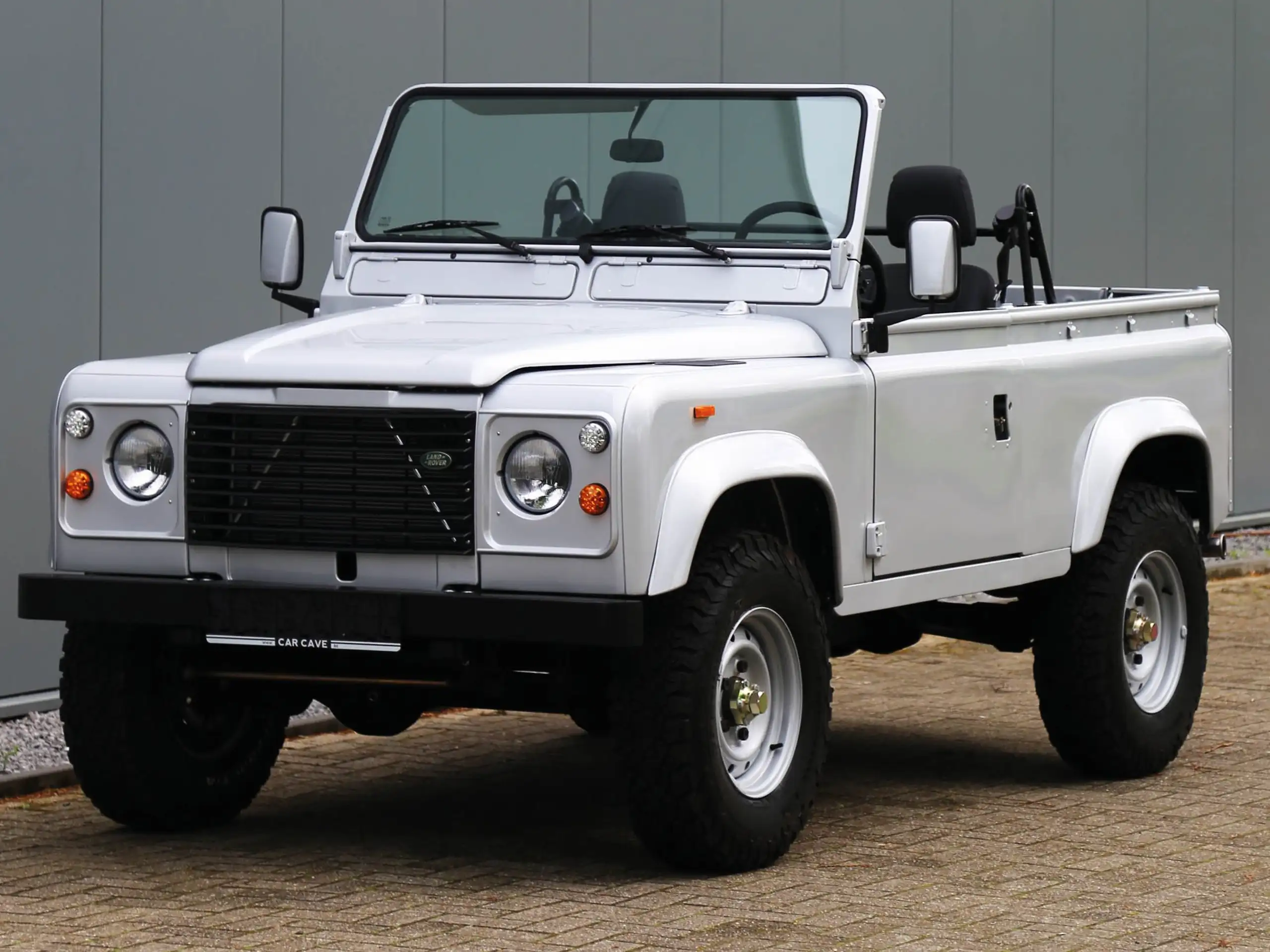 Land Rover - Defender