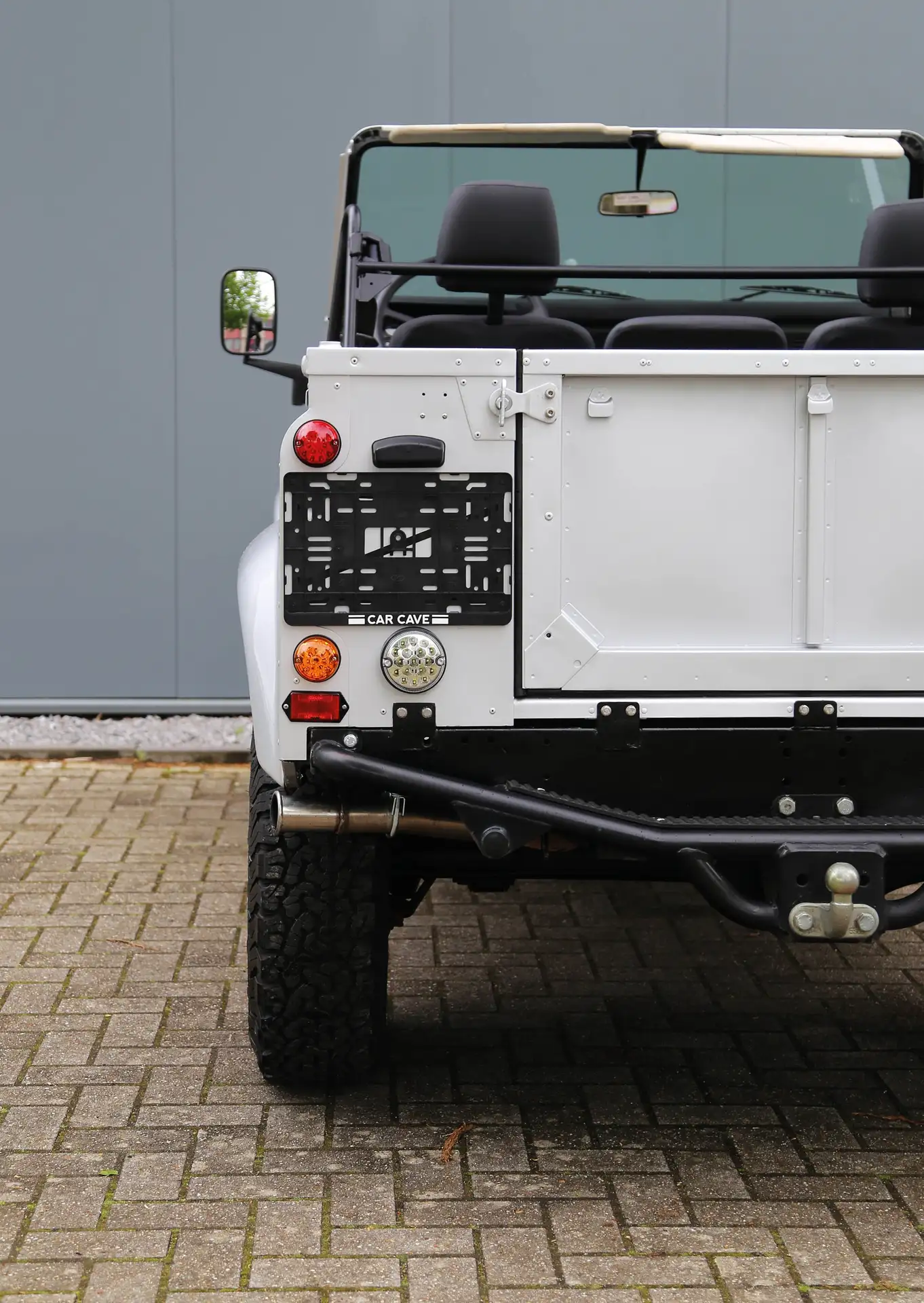 Land Rover - Defender