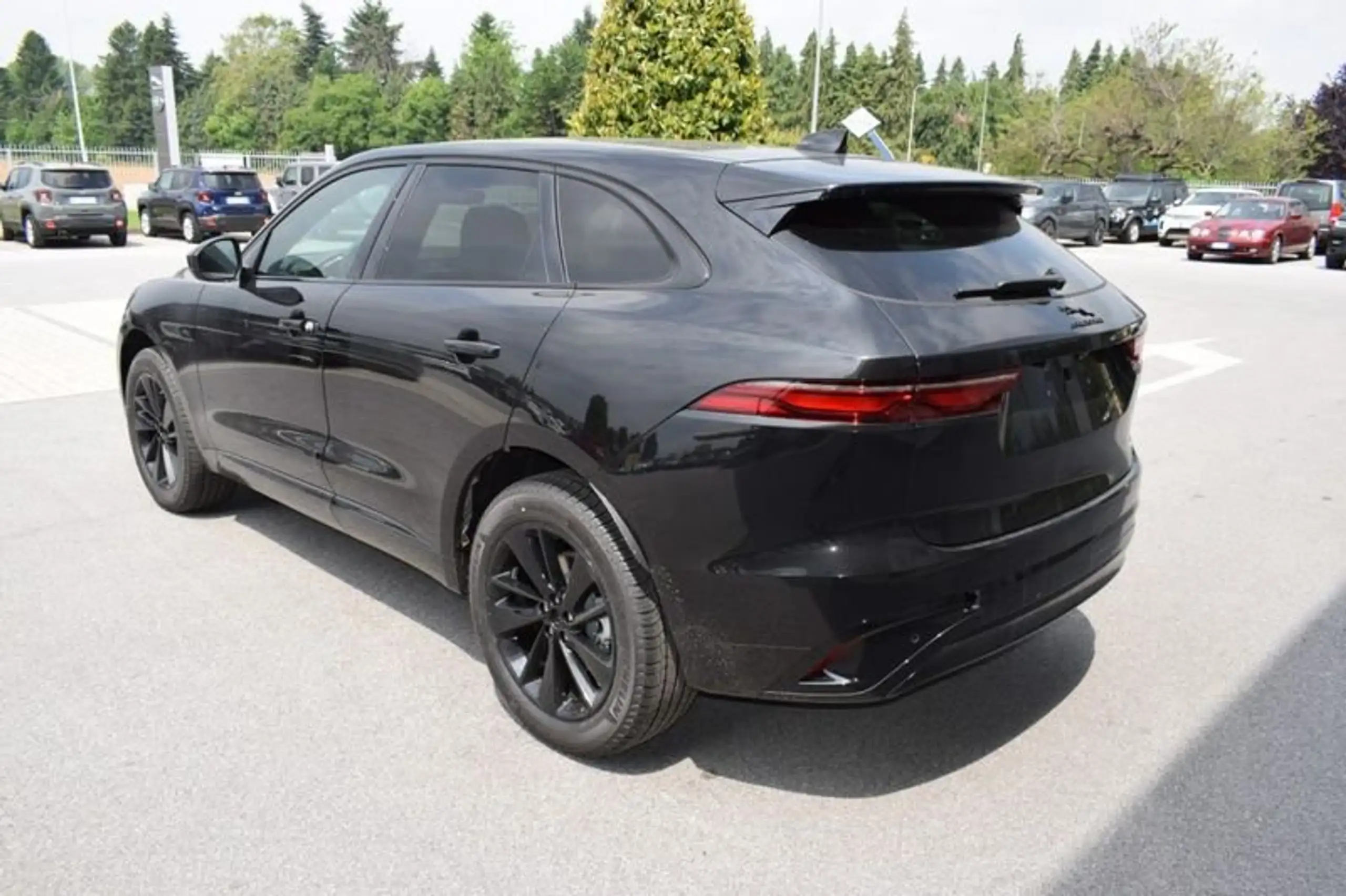 Jaguar - F-Pace