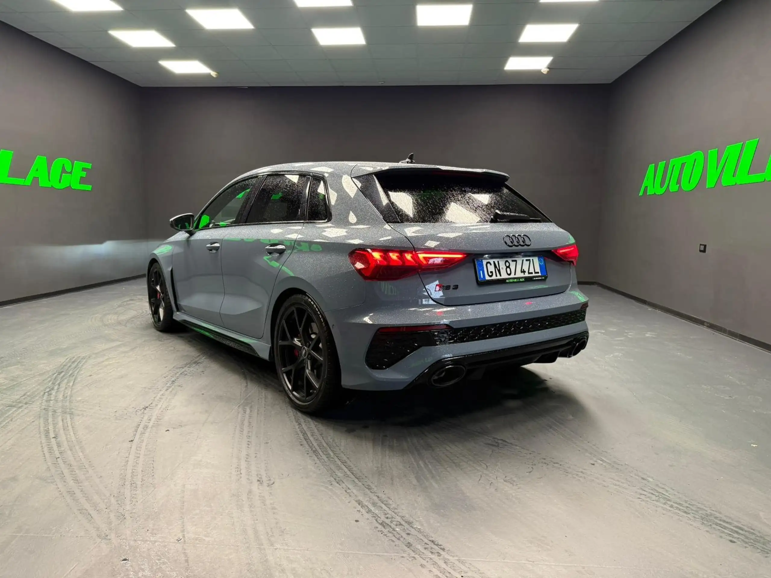 Audi - RS3