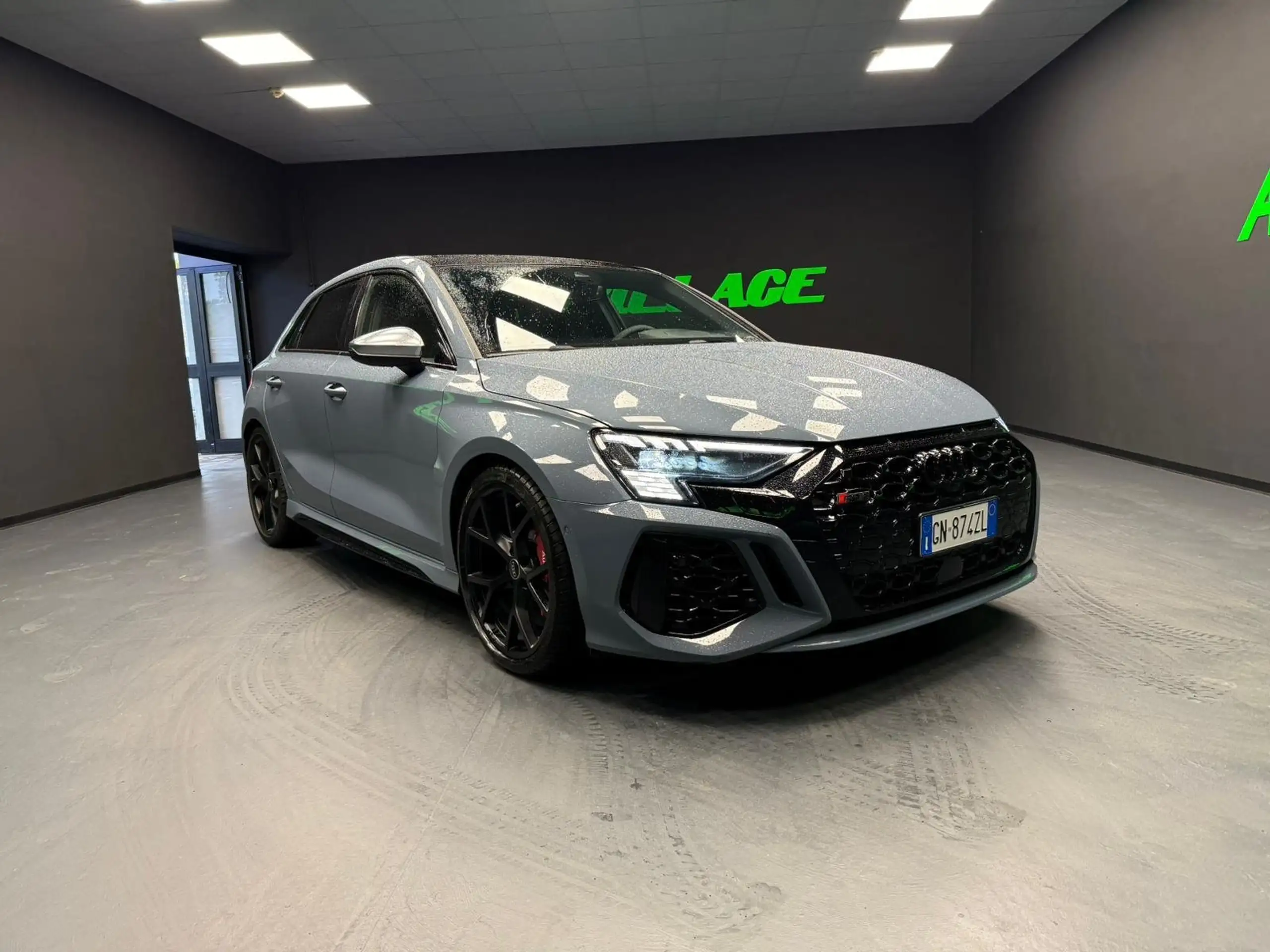 Audi - RS3