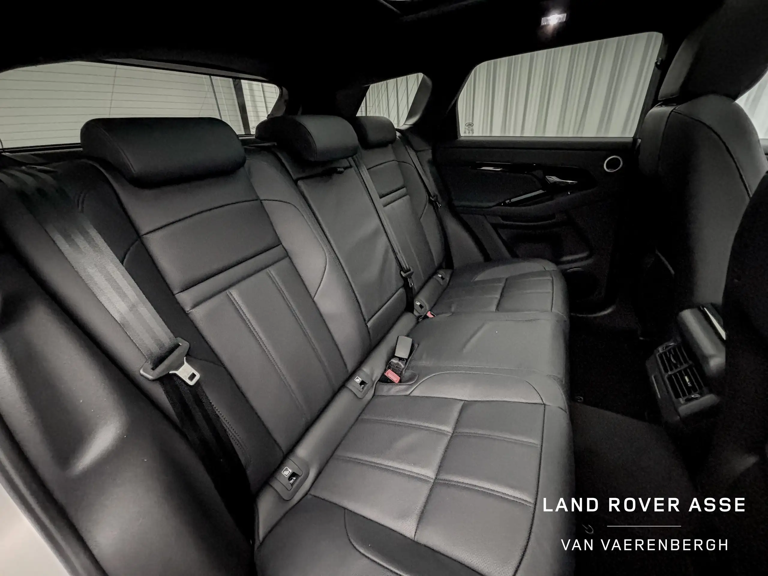 Land Rover - Range Rover Evoque