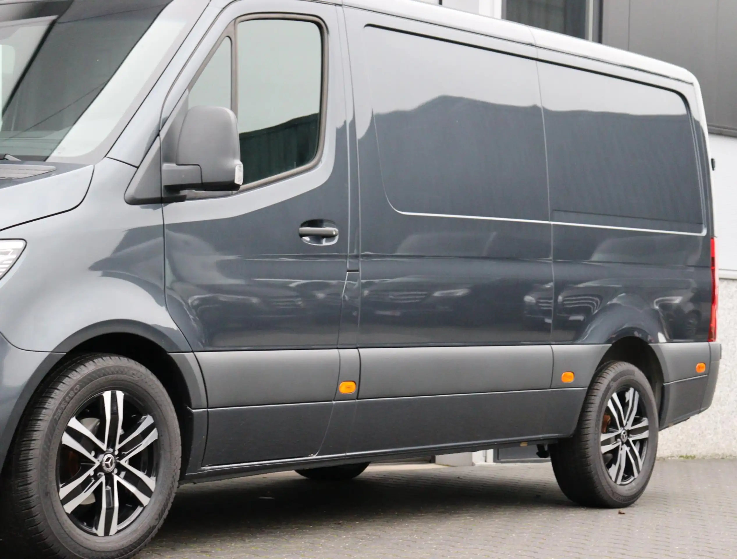 Mercedes-Benz - Sprinter