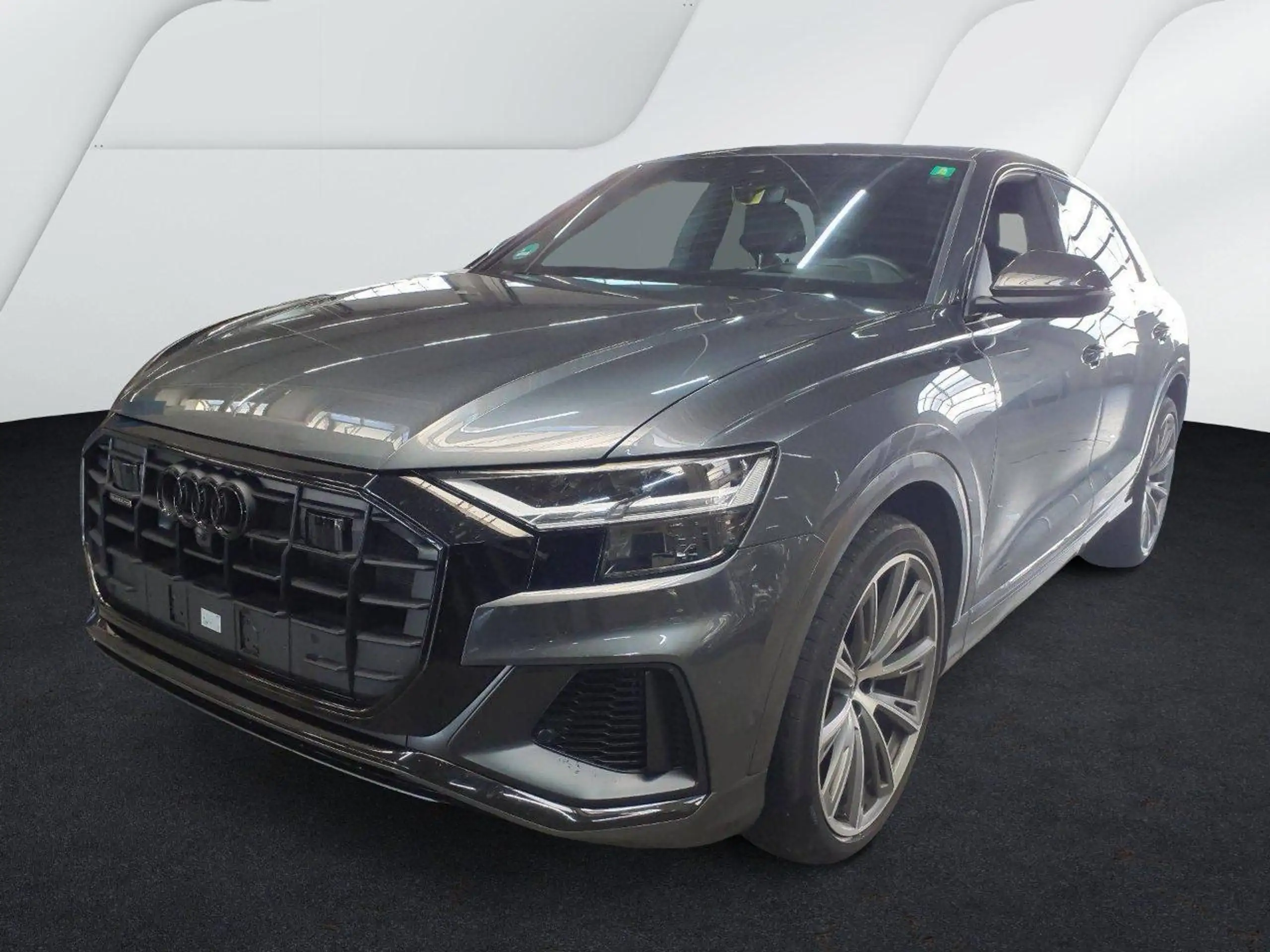 Audi - Q8