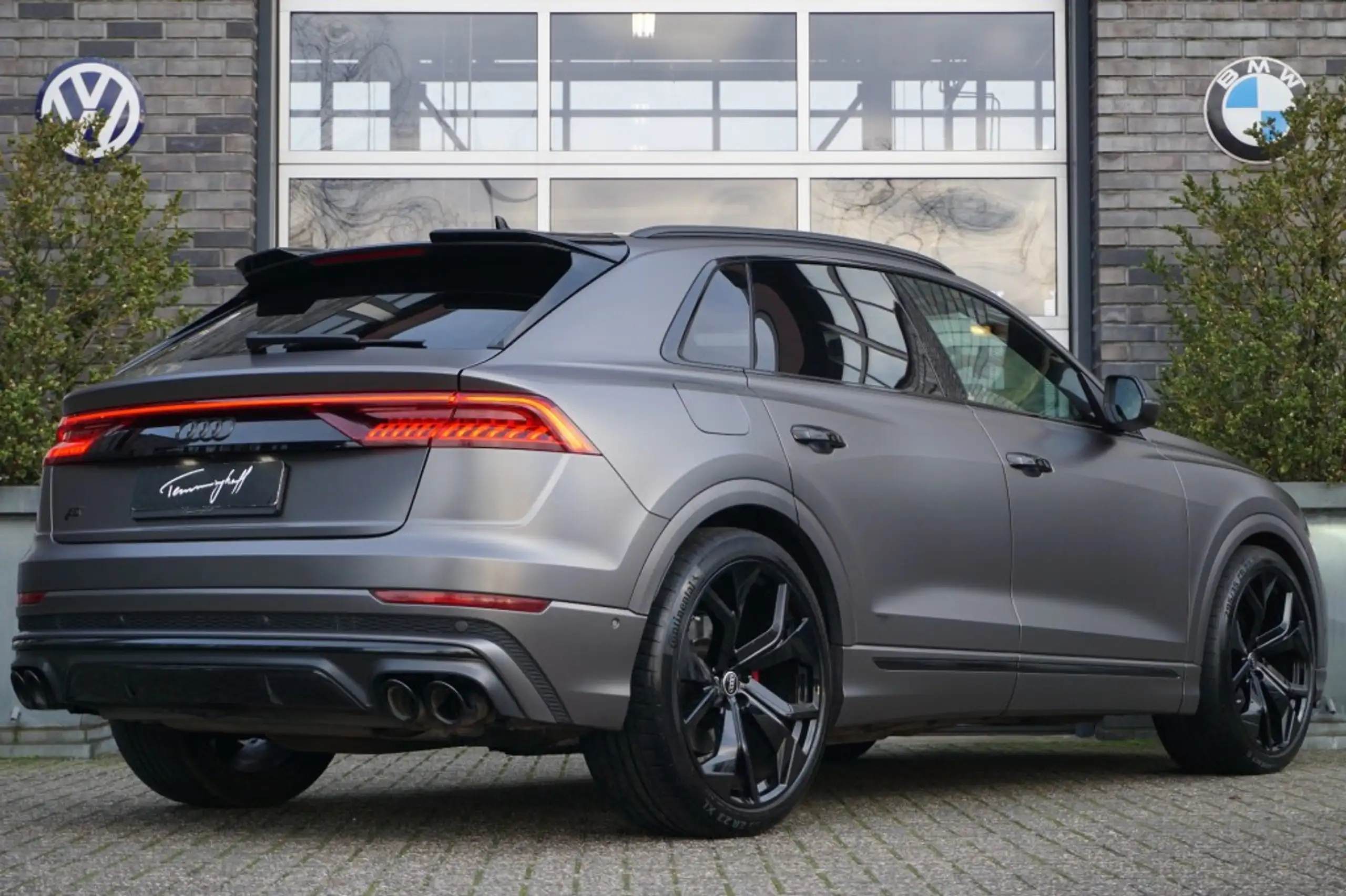 Audi - Q8