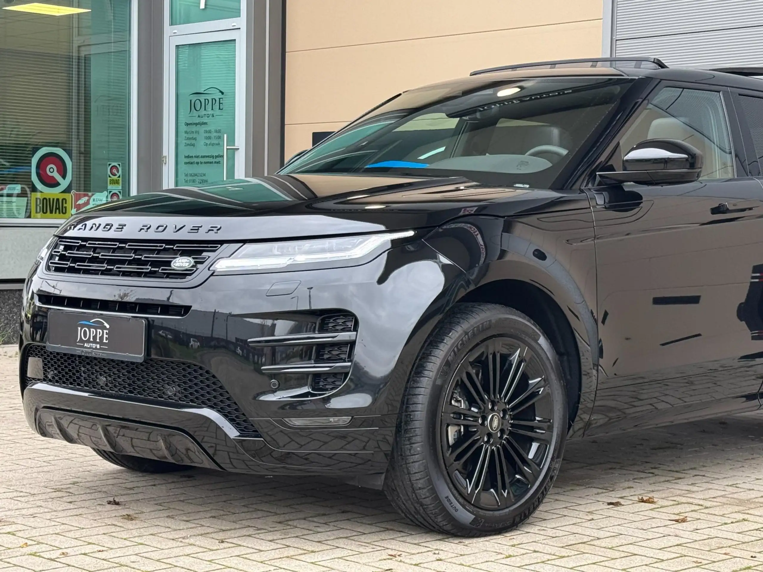 Land Rover - Range Rover Evoque