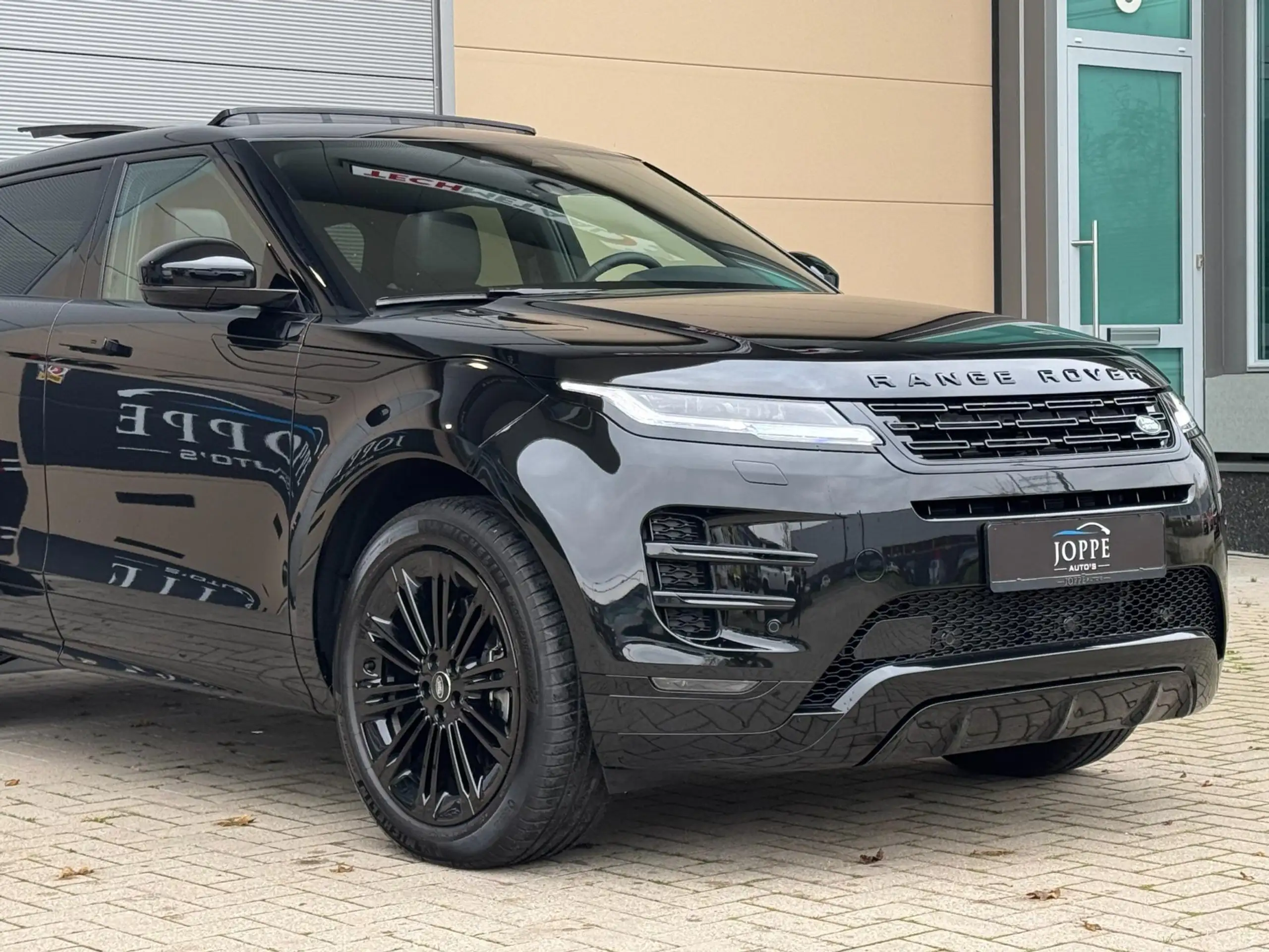 Land Rover - Range Rover Evoque