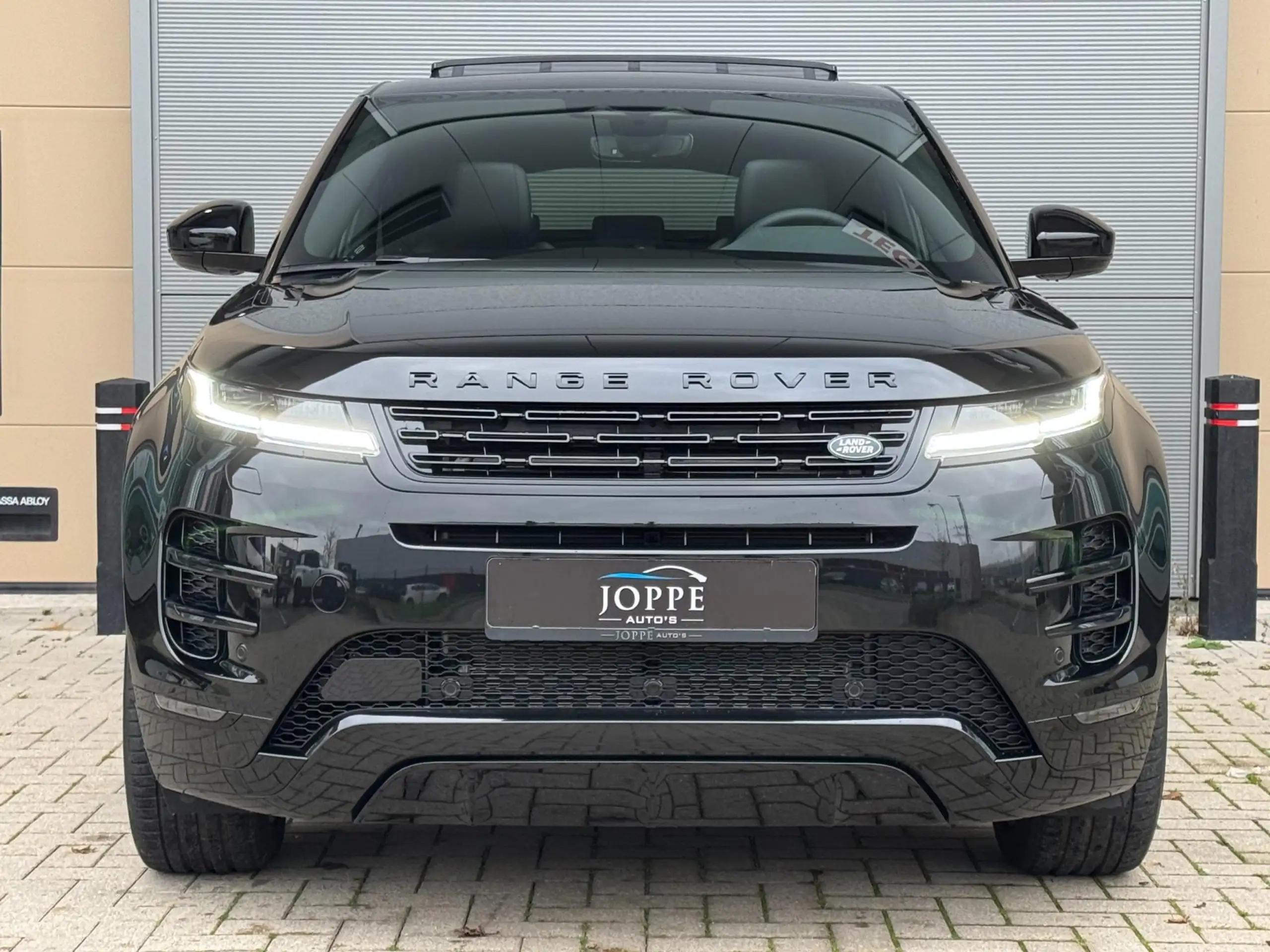 Land Rover - Range Rover Evoque