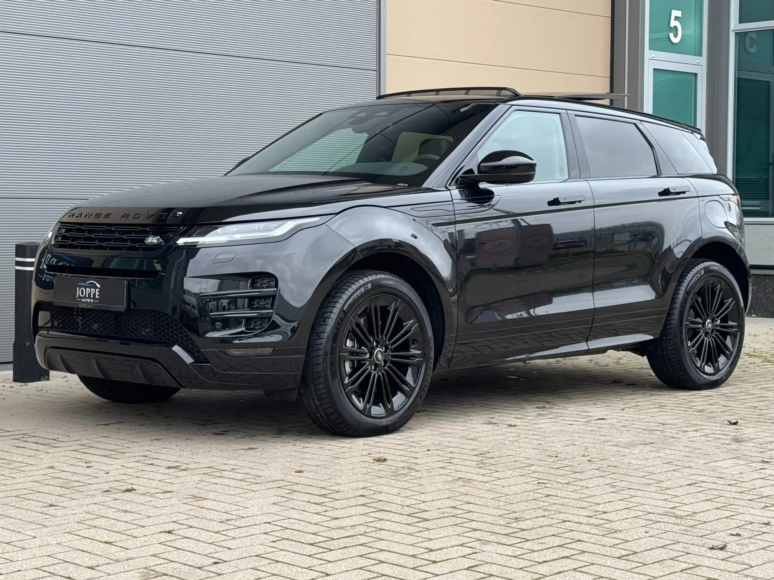 Land Rover - Range Rover Evoque