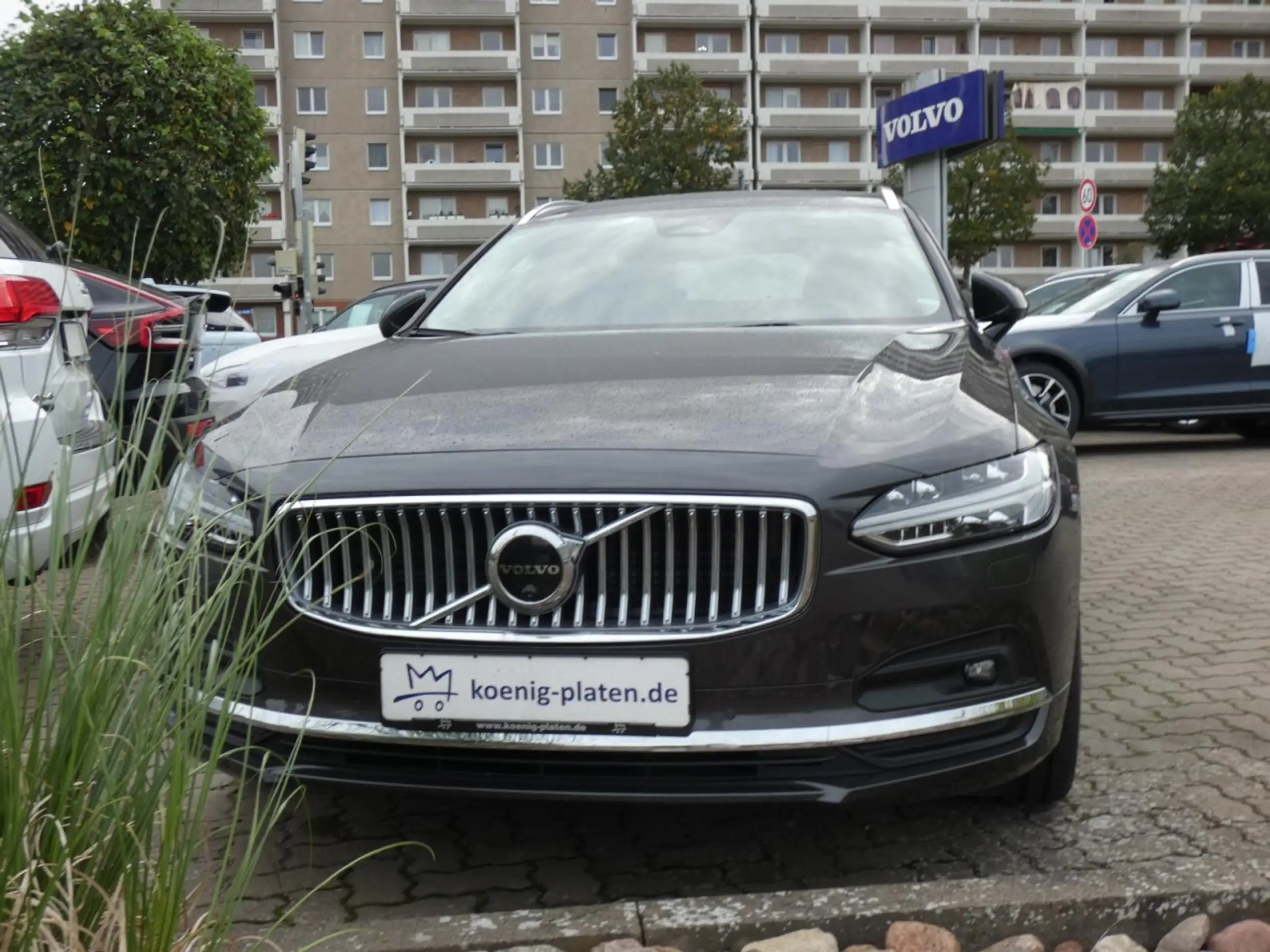 Volvo - V90