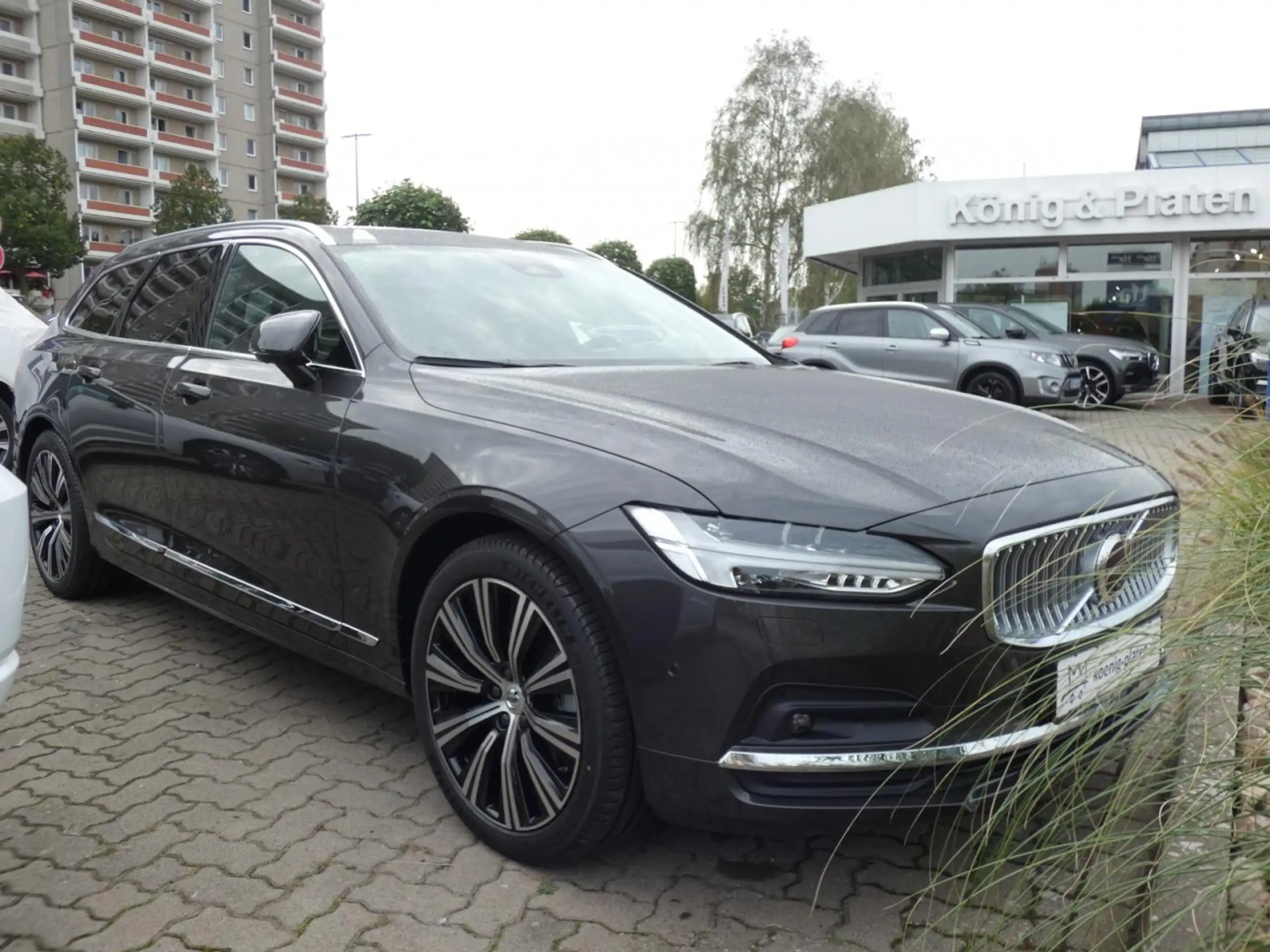 Volvo - V90