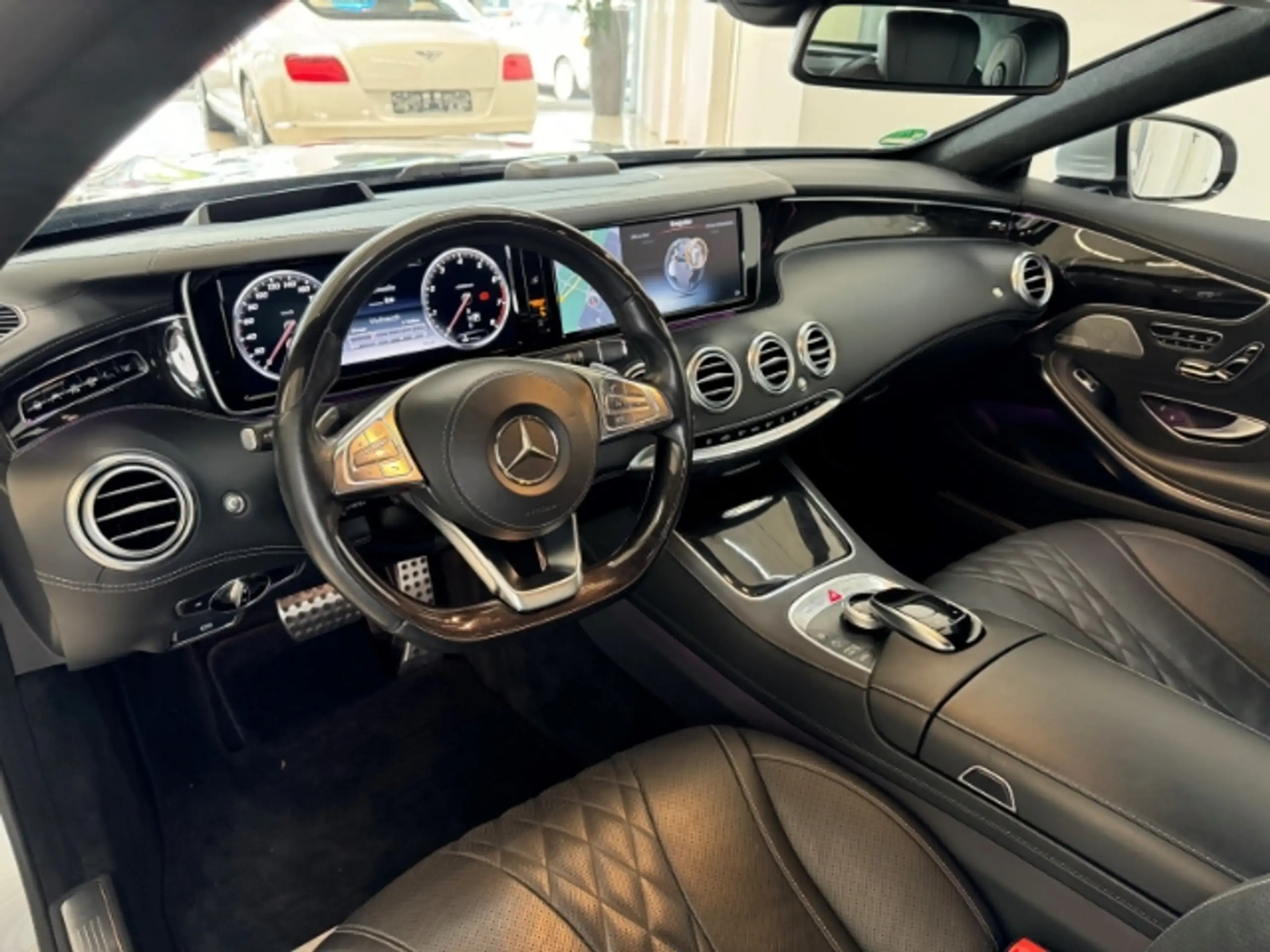 Mercedes-Benz - S 500