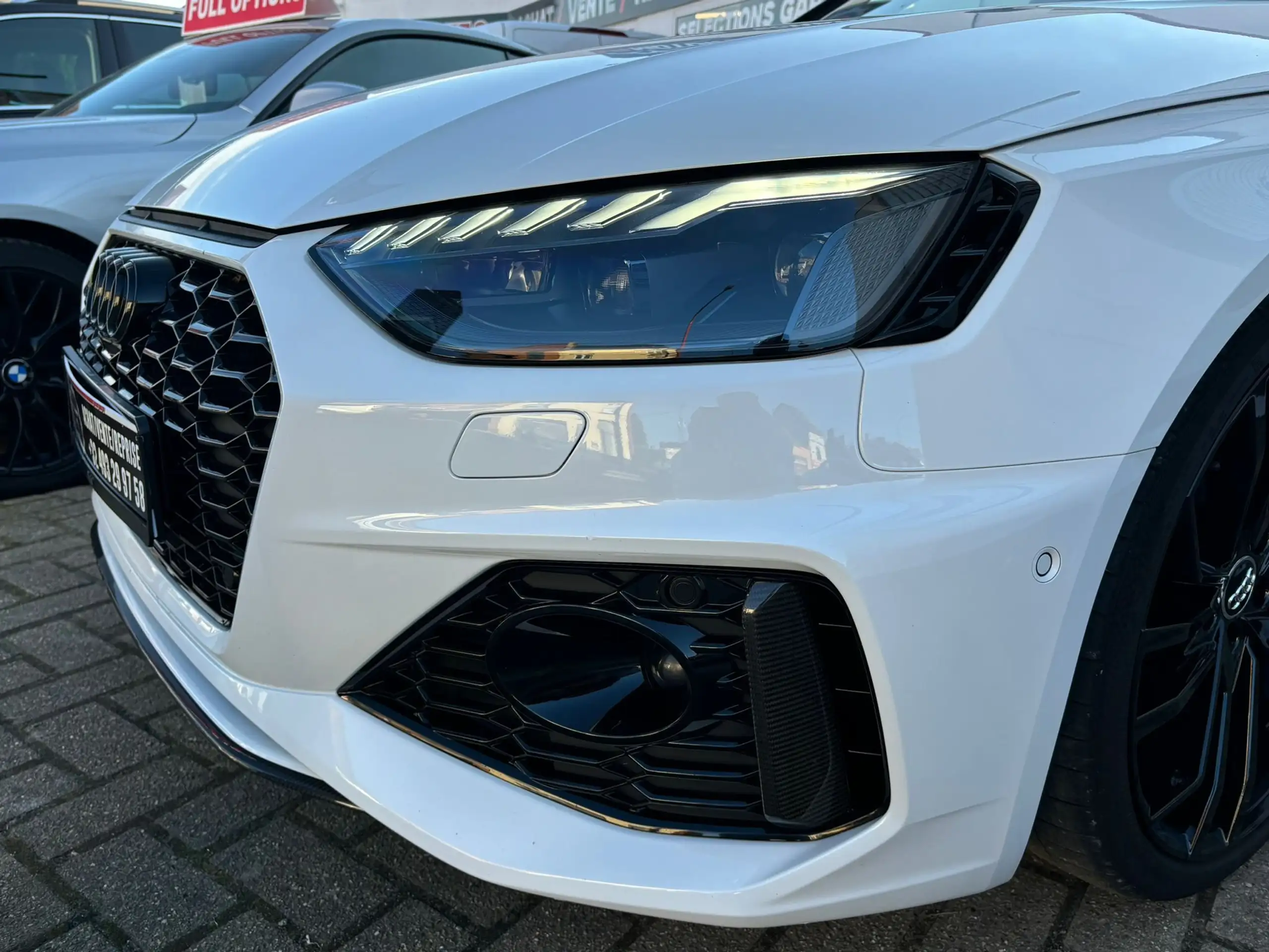 Audi - RS4