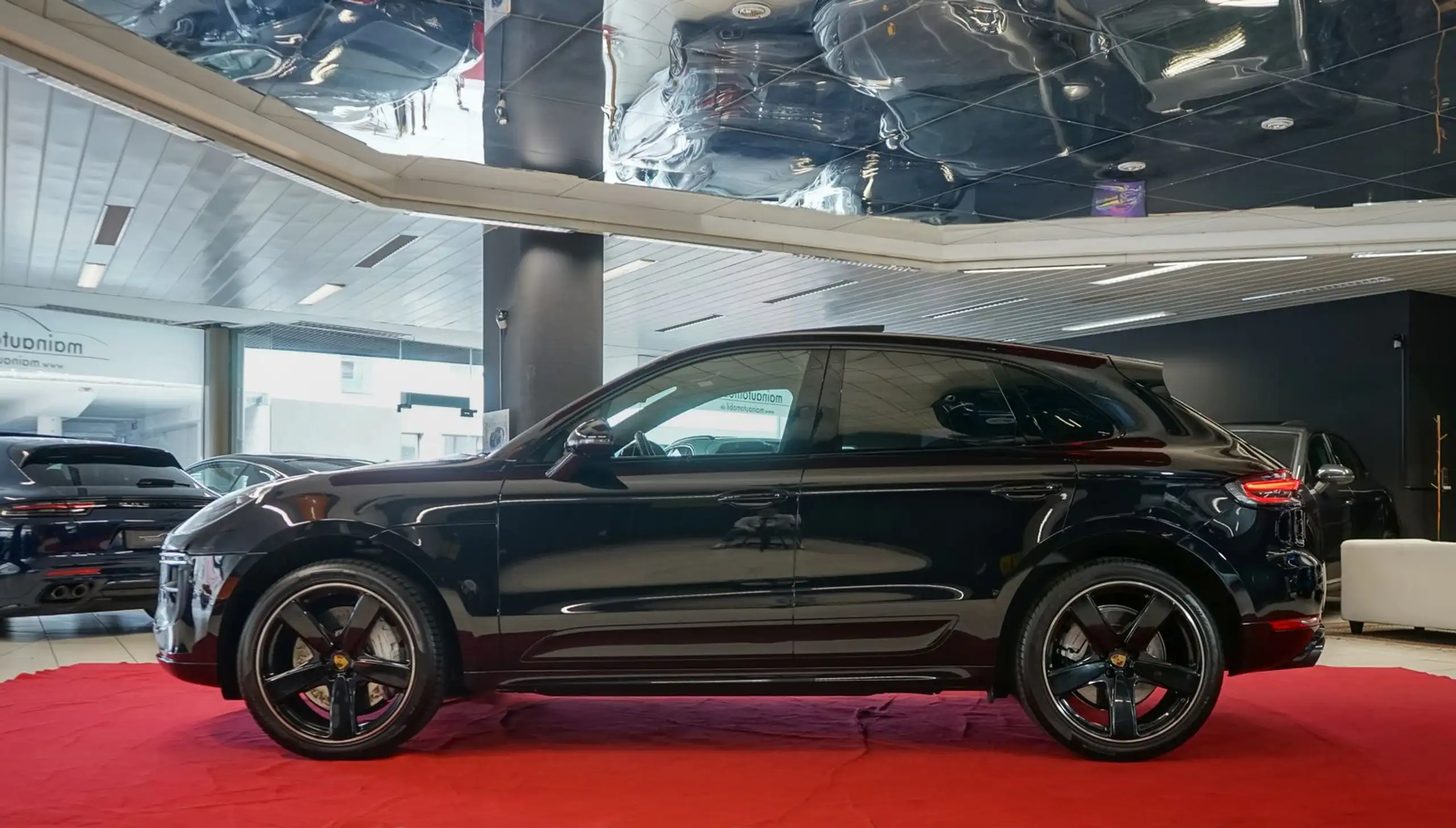 Porsche - Macan