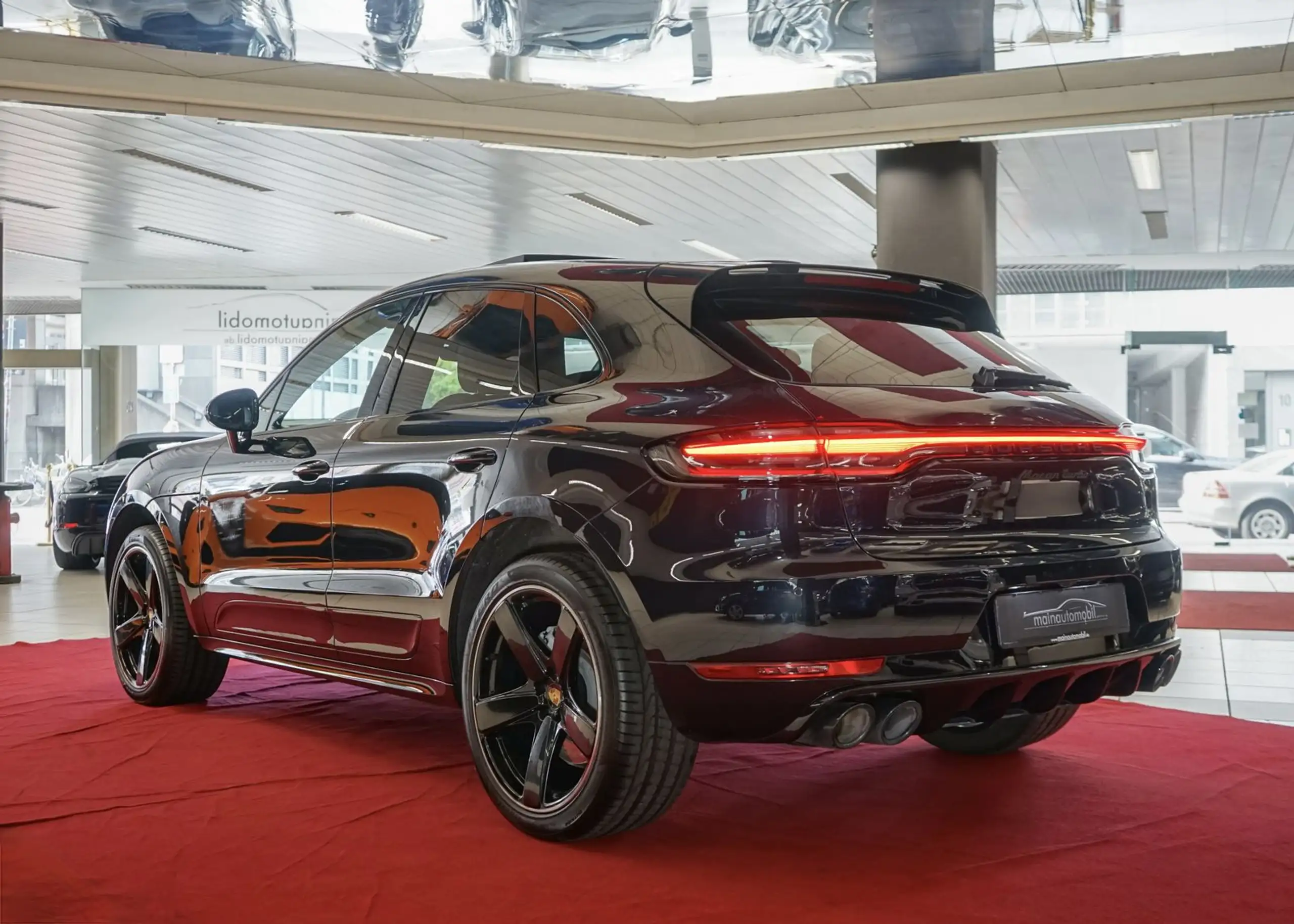 Porsche - Macan