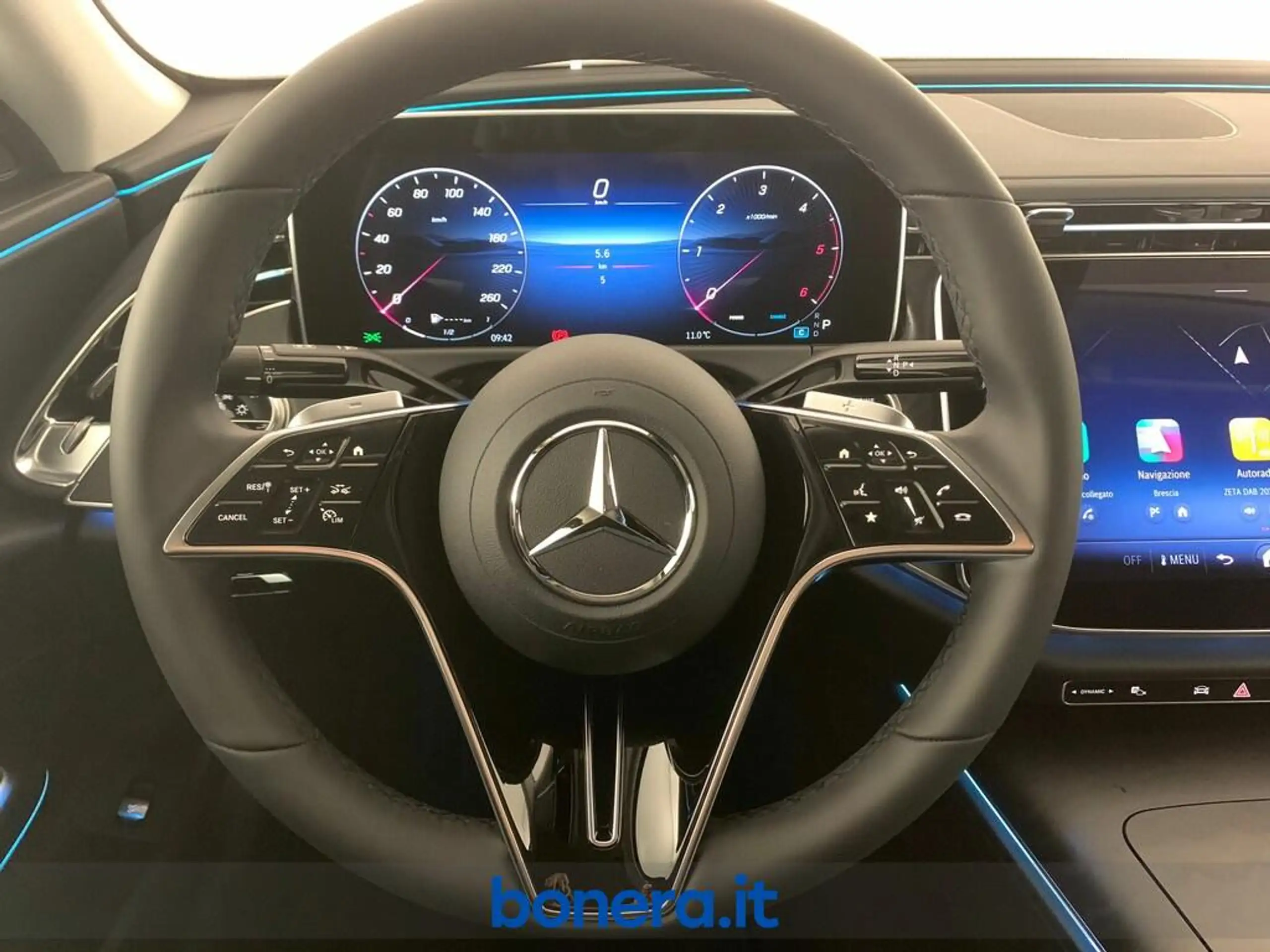 Mercedes-Benz - E 220