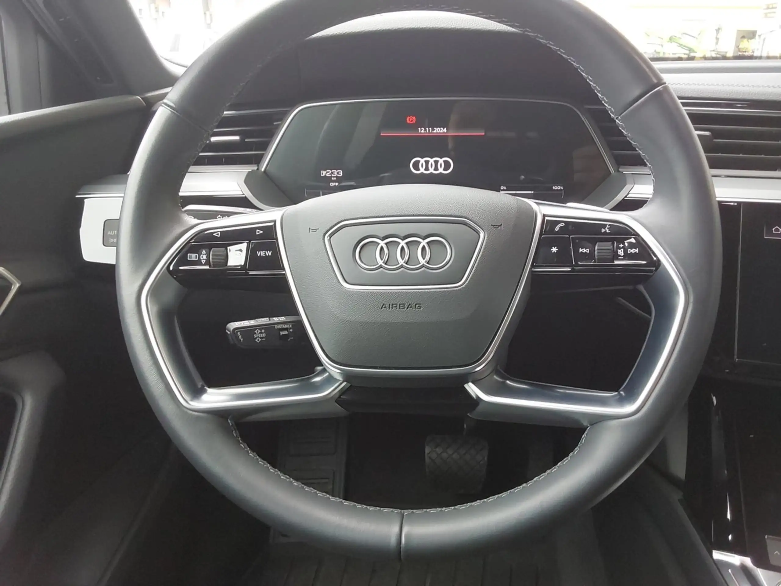 Audi - Q8