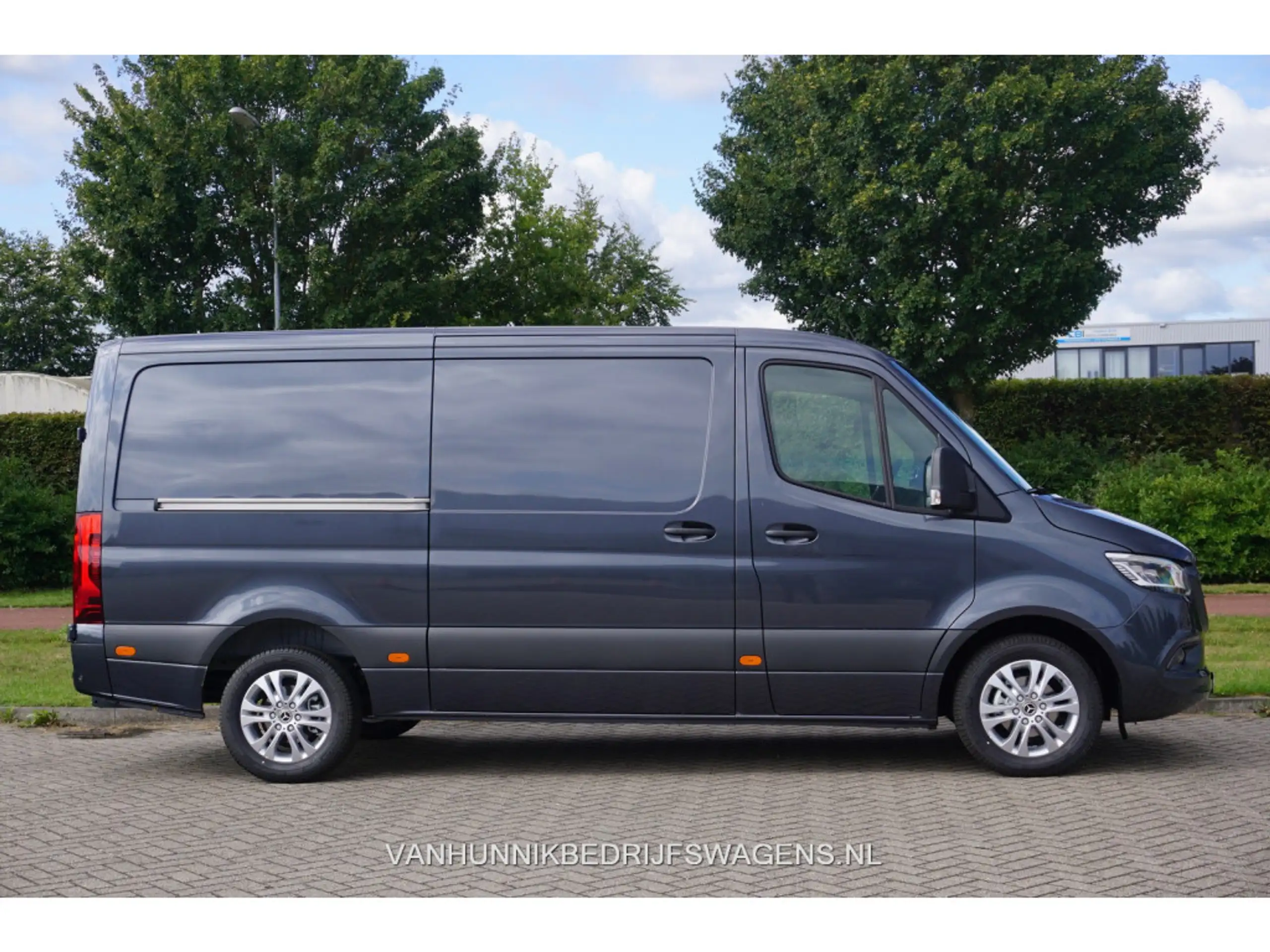 Mercedes-Benz - Sprinter