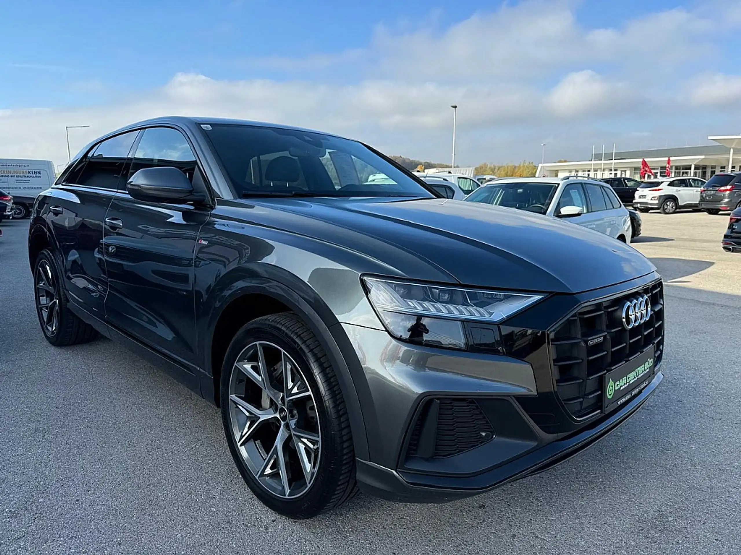 Audi - Q8