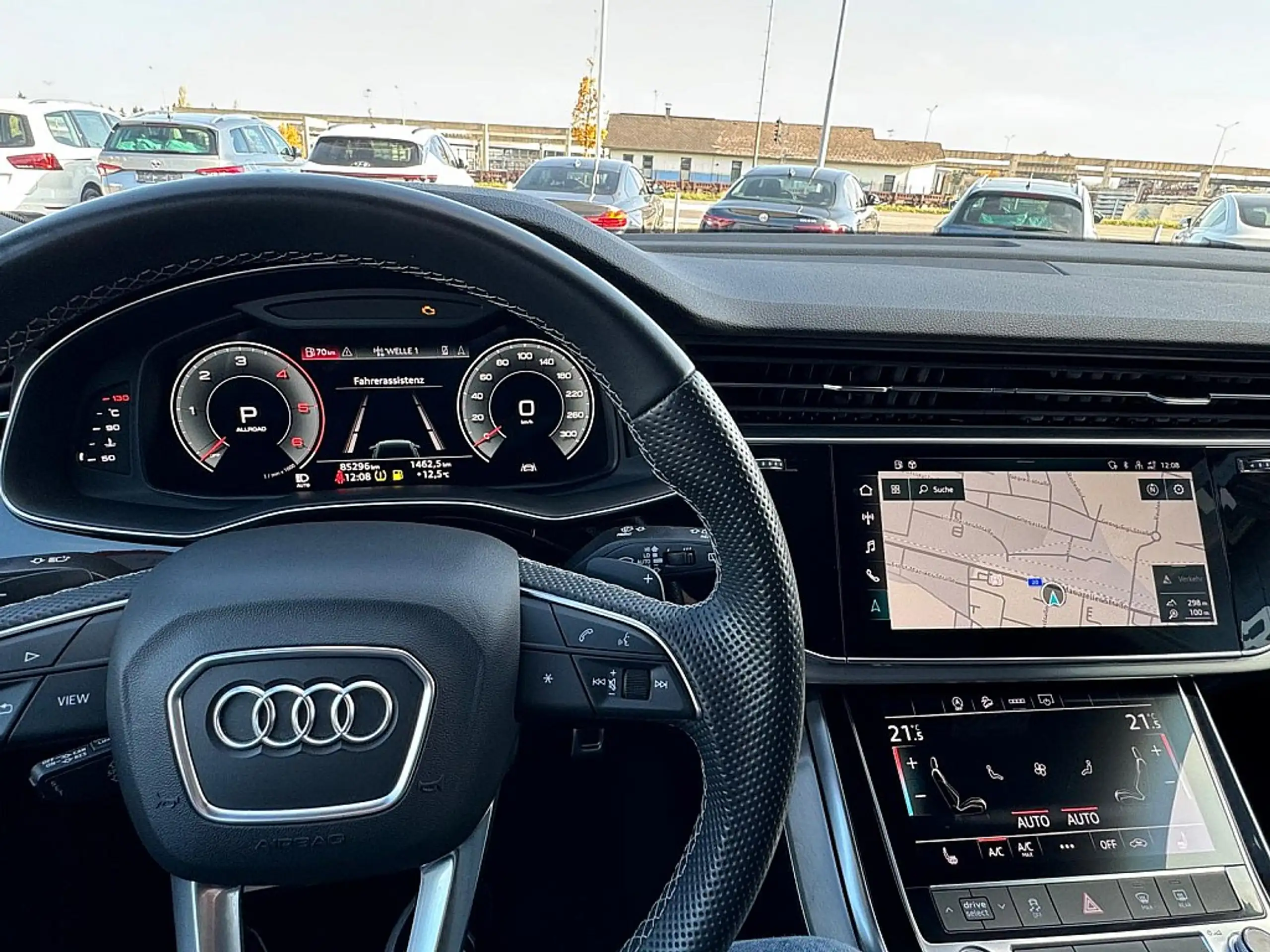 Audi - Q8