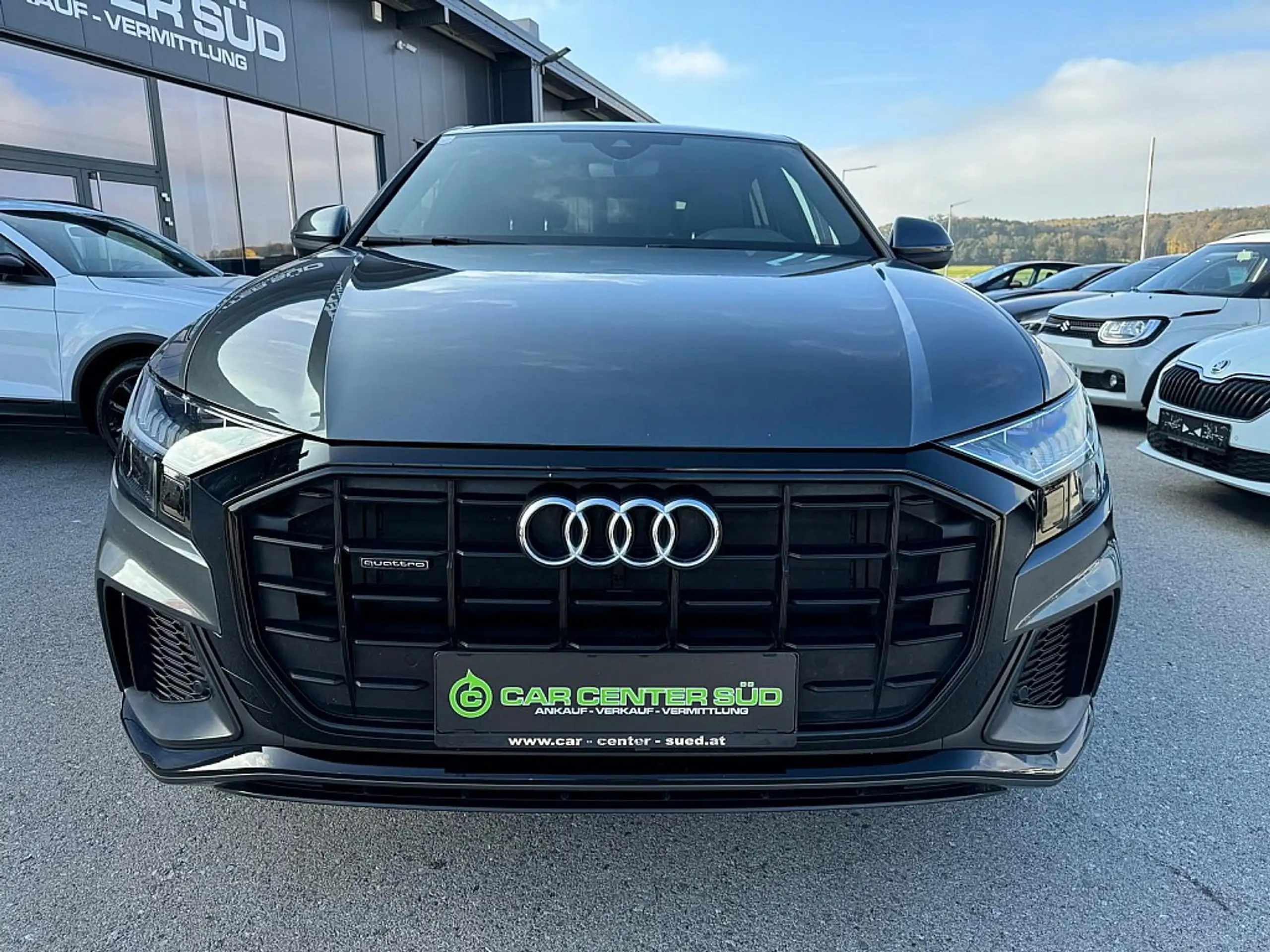 Audi - Q8